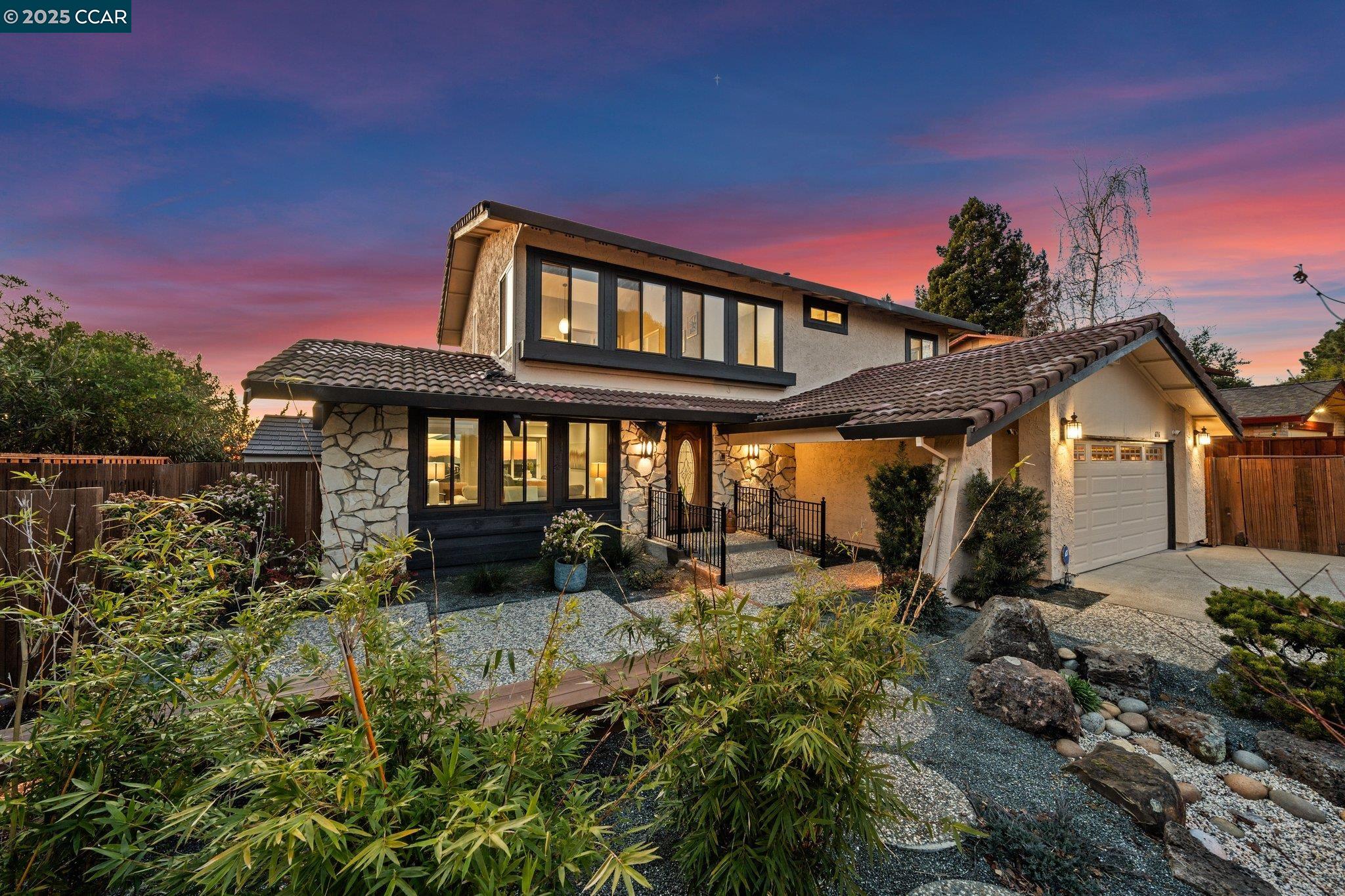 Detail Gallery Image 1 of 1 For 6116 Greenridge Rd, Castro Valley,  CA 94552 - 4 Beds | 3 Baths