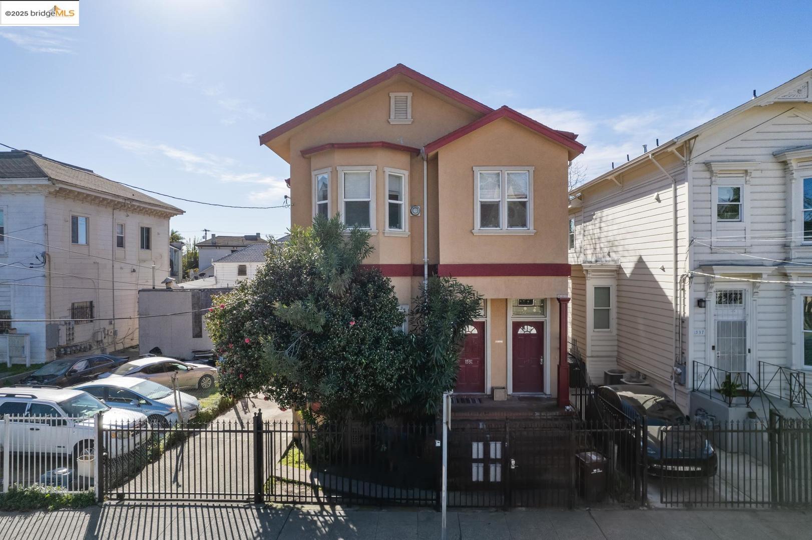 1531 9th, Oakland, California 94607, ,Residential Income,For Sale,1531 9th,41087103