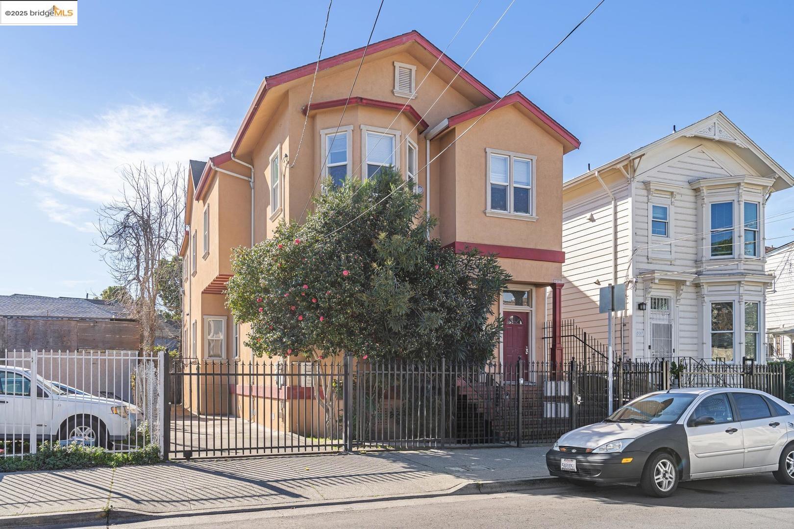 1531 9th, Oakland, California 94607, ,Residential Income,For Sale,1531 9th,41087103