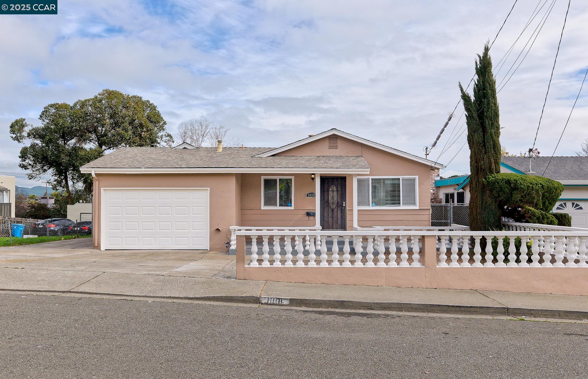 Detail Gallery Image 1 of 1 For 1018 Grant St, Vallejo,  CA 94590 - 3 Beds | 2 Baths
