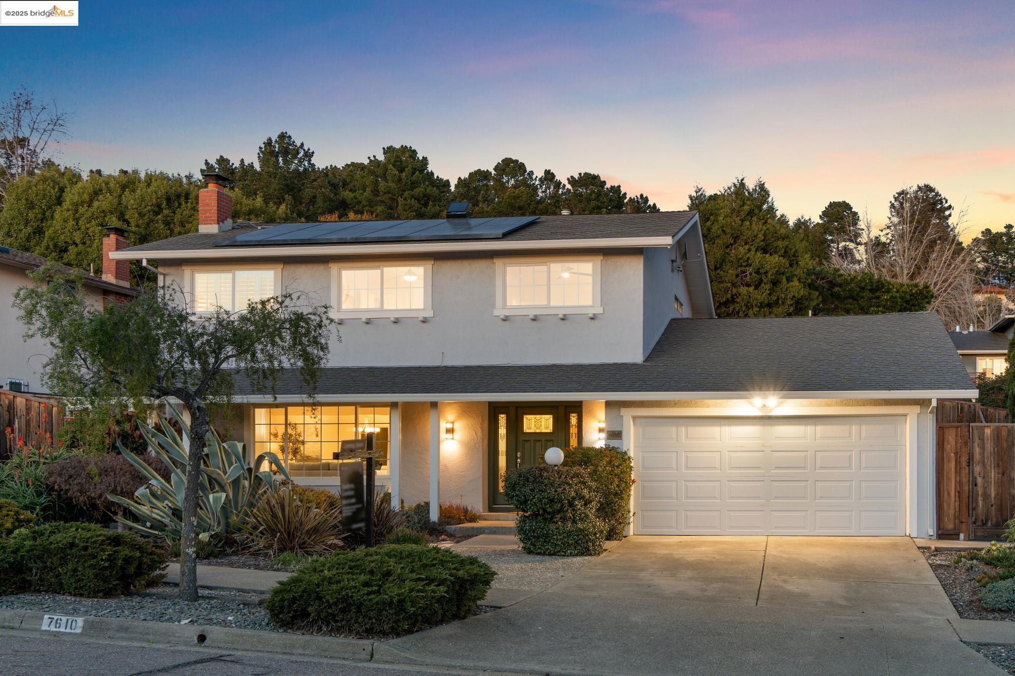 Detail Gallery Image 1 of 1 For 7610 Hansom Dr, Oakland,  CA 94605 - 4 Beds | 2/1 Baths