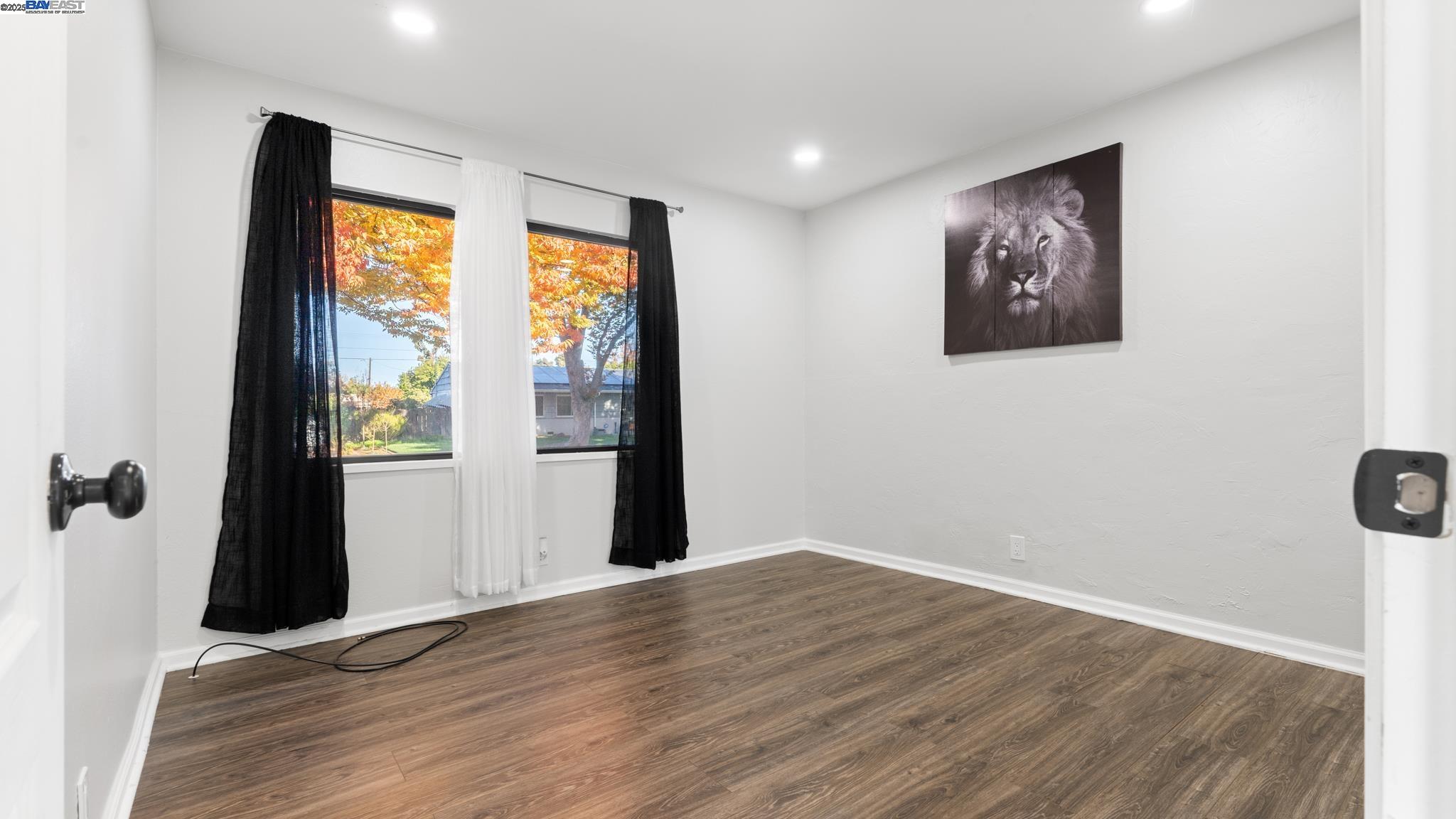 Detail Gallery Image 11 of 29 For 20 W Mayfair Ave, Stockton,  CA 95207 - 3 Beds | 1 Baths