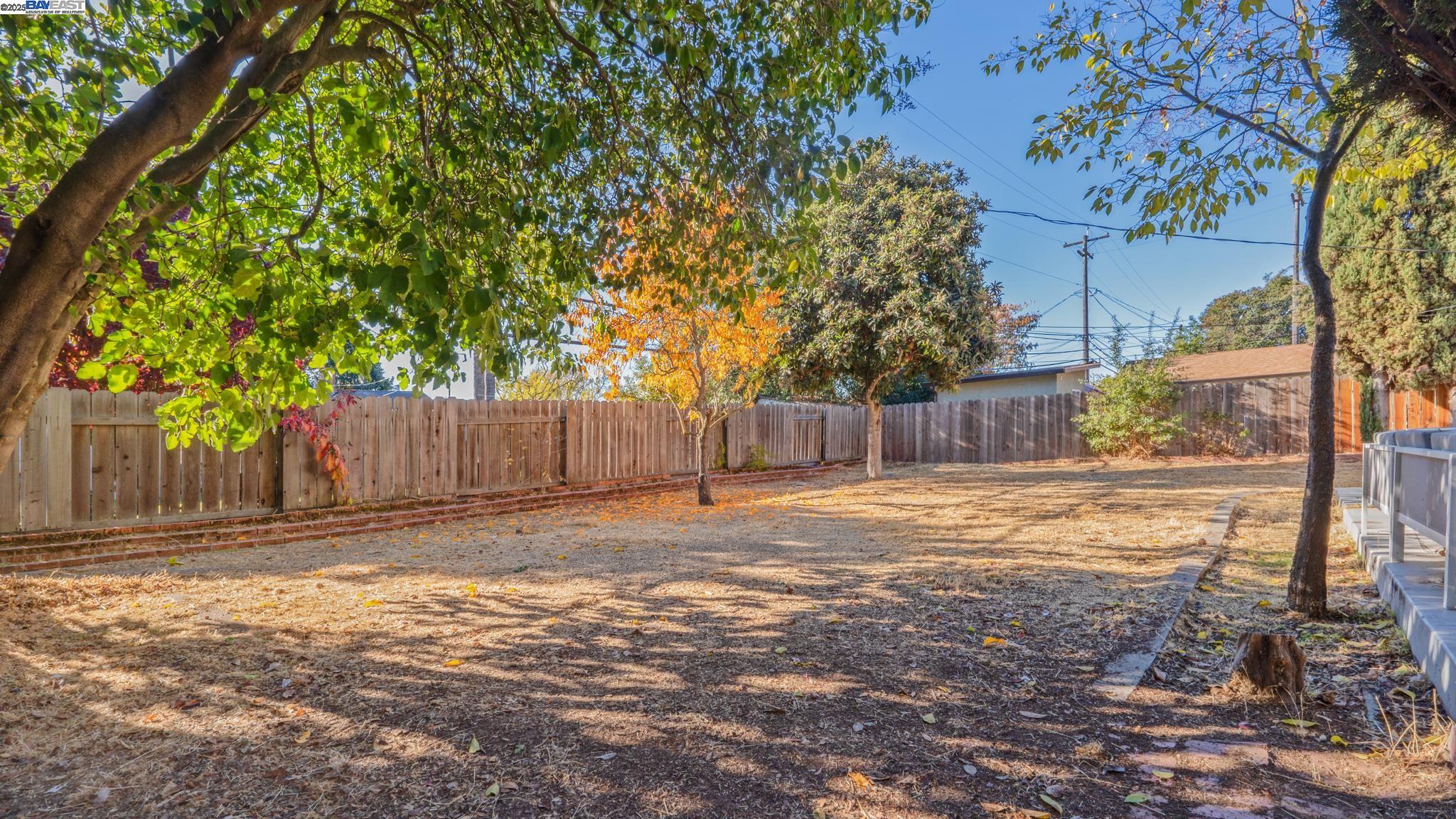 Detail Gallery Image 18 of 29 For 20 W Mayfair Ave, Stockton,  CA 95207 - 3 Beds | 1 Baths