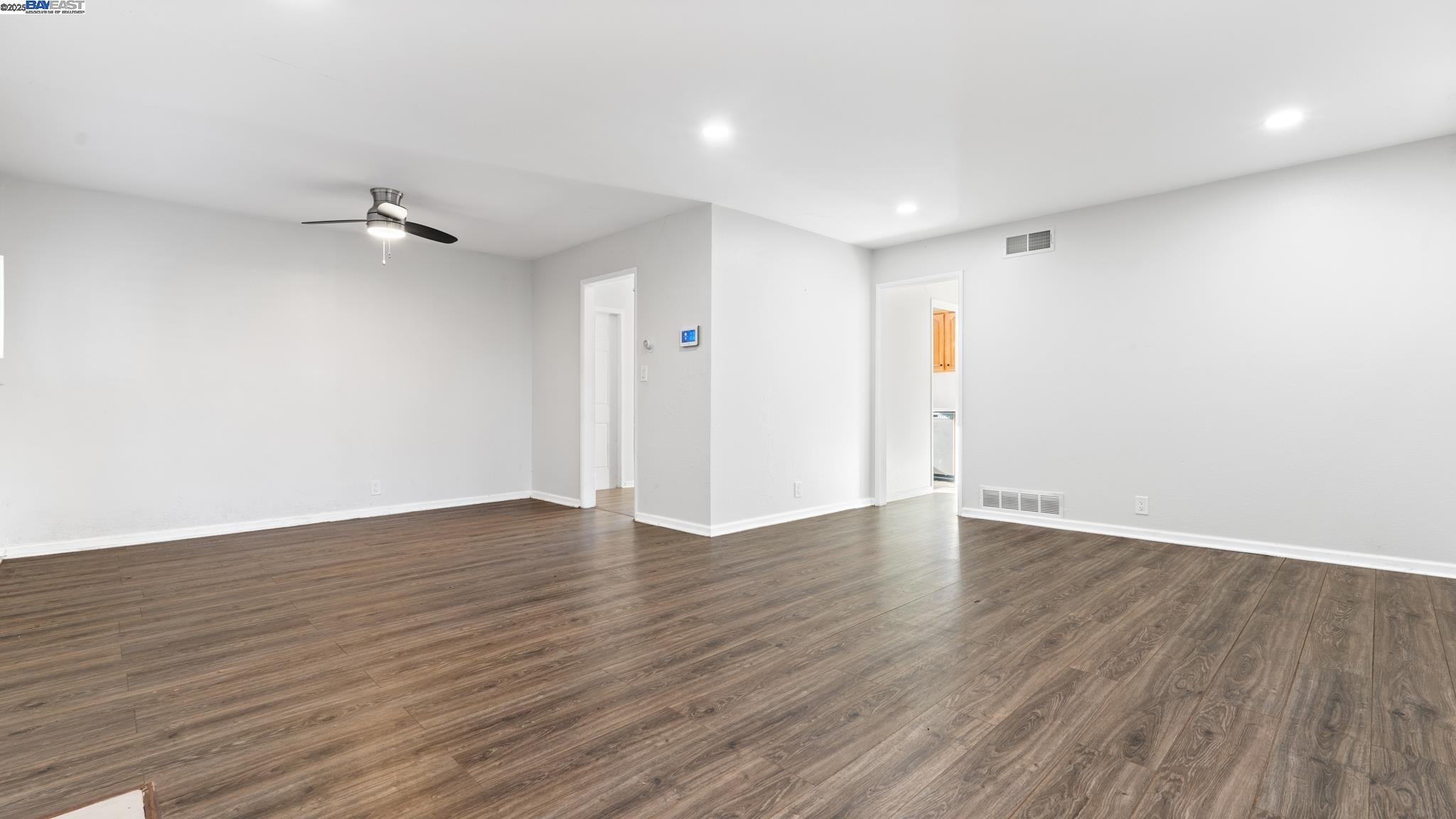 Detail Gallery Image 6 of 29 For 20 W Mayfair Ave, Stockton,  CA 95207 - 3 Beds | 1 Baths