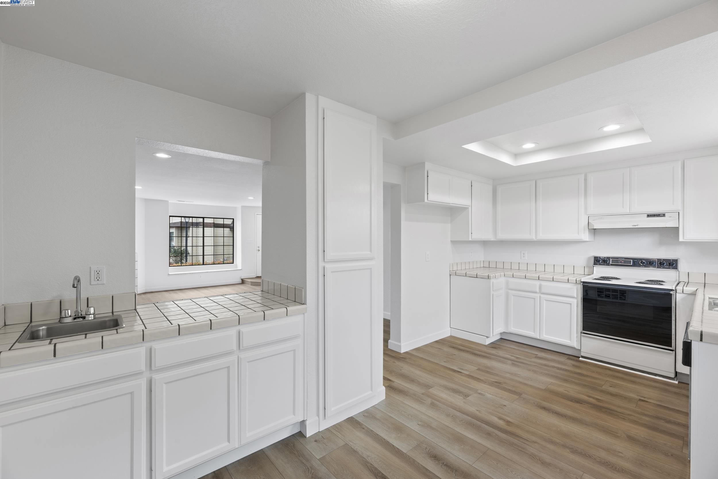 Detail Gallery Image 12 of 45 For 15205 Hesperian Blvd #G,  San Leandro,  CA 94578 - 3 Beds | 2/1 Baths