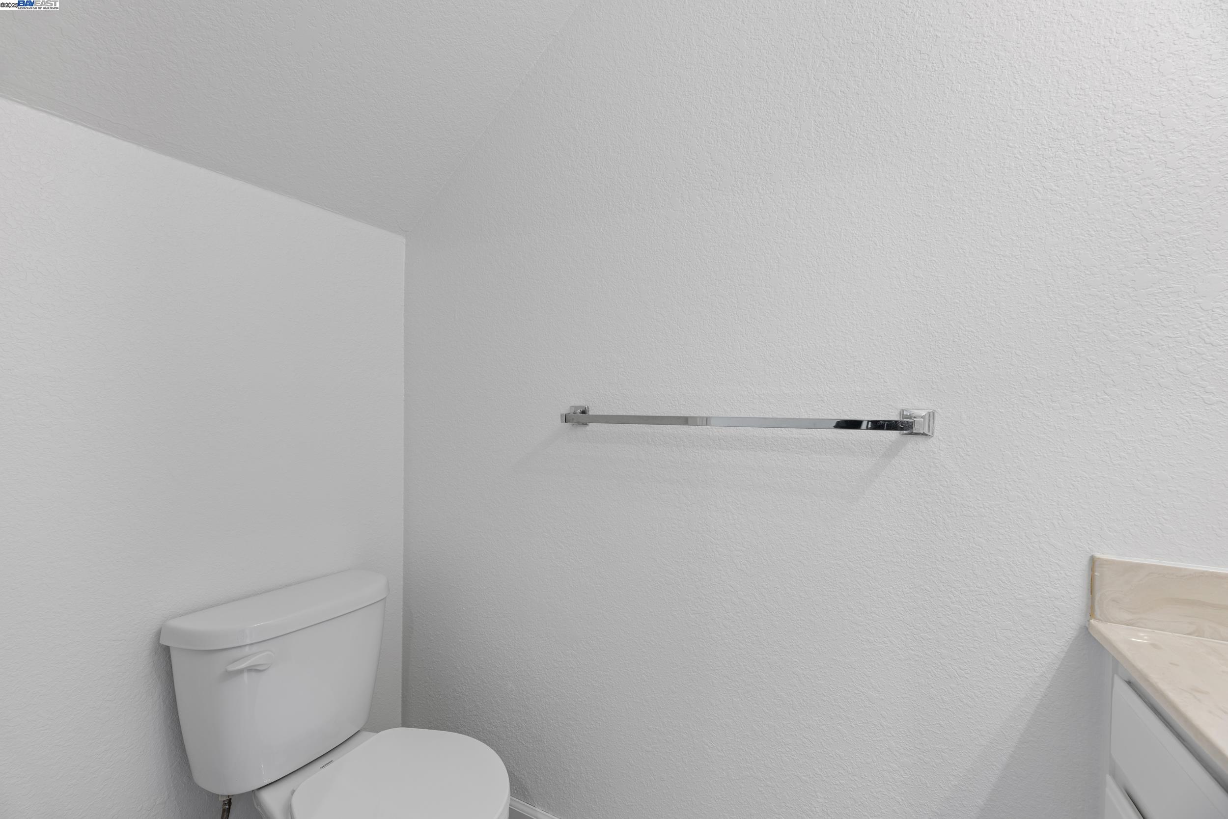 Detail Gallery Image 16 of 45 For 15205 Hesperian Blvd #G,  San Leandro,  CA 94578 - 3 Beds | 2/1 Baths