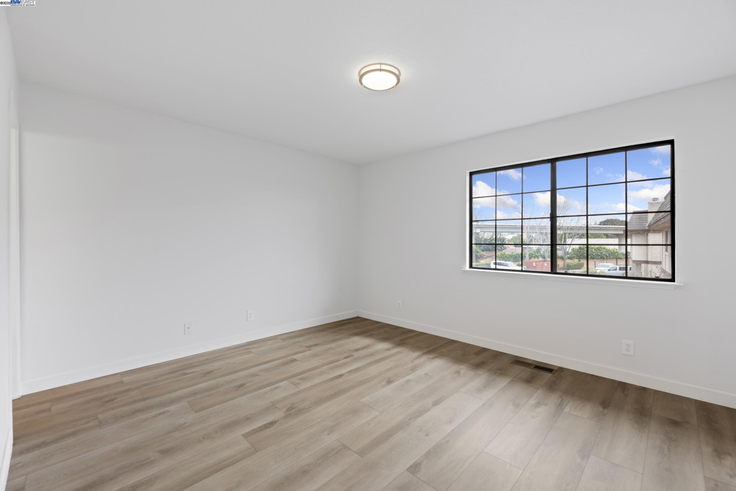 Detail Gallery Image 18 of 45 For 15205 Hesperian Blvd #G,  San Leandro,  CA 94578 - 3 Beds | 2/1 Baths