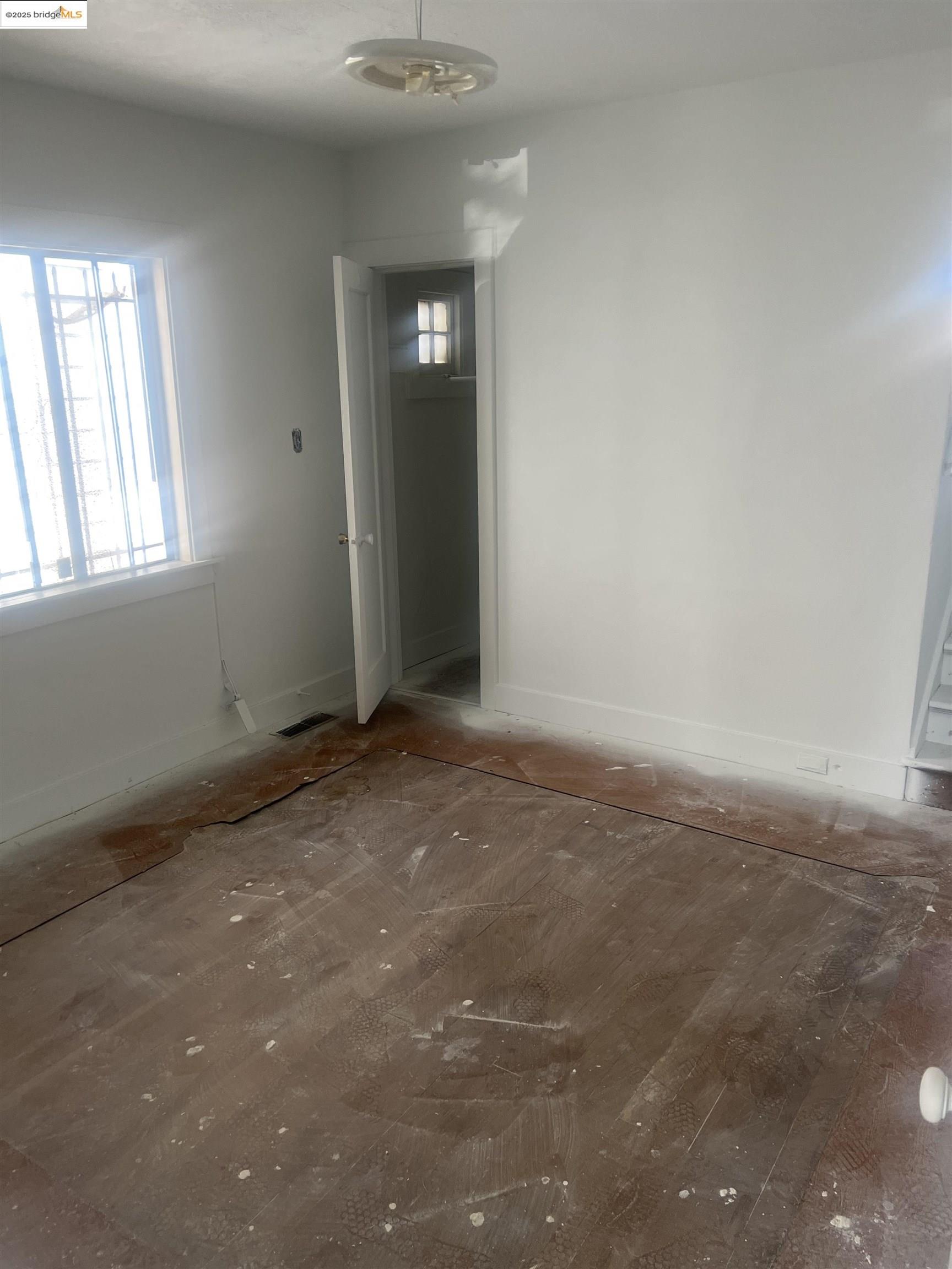 7200 Favor St