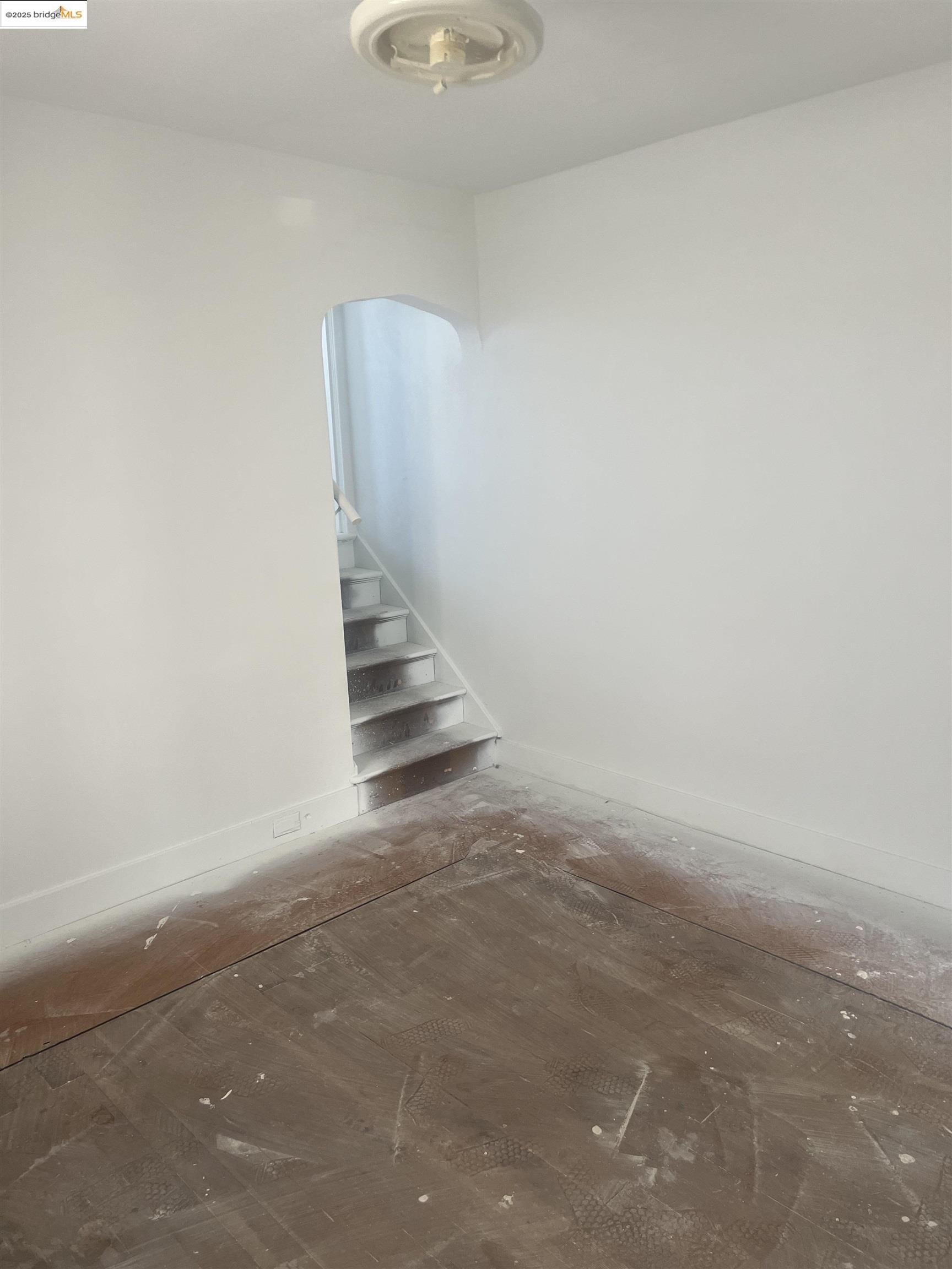 7200 Favor St