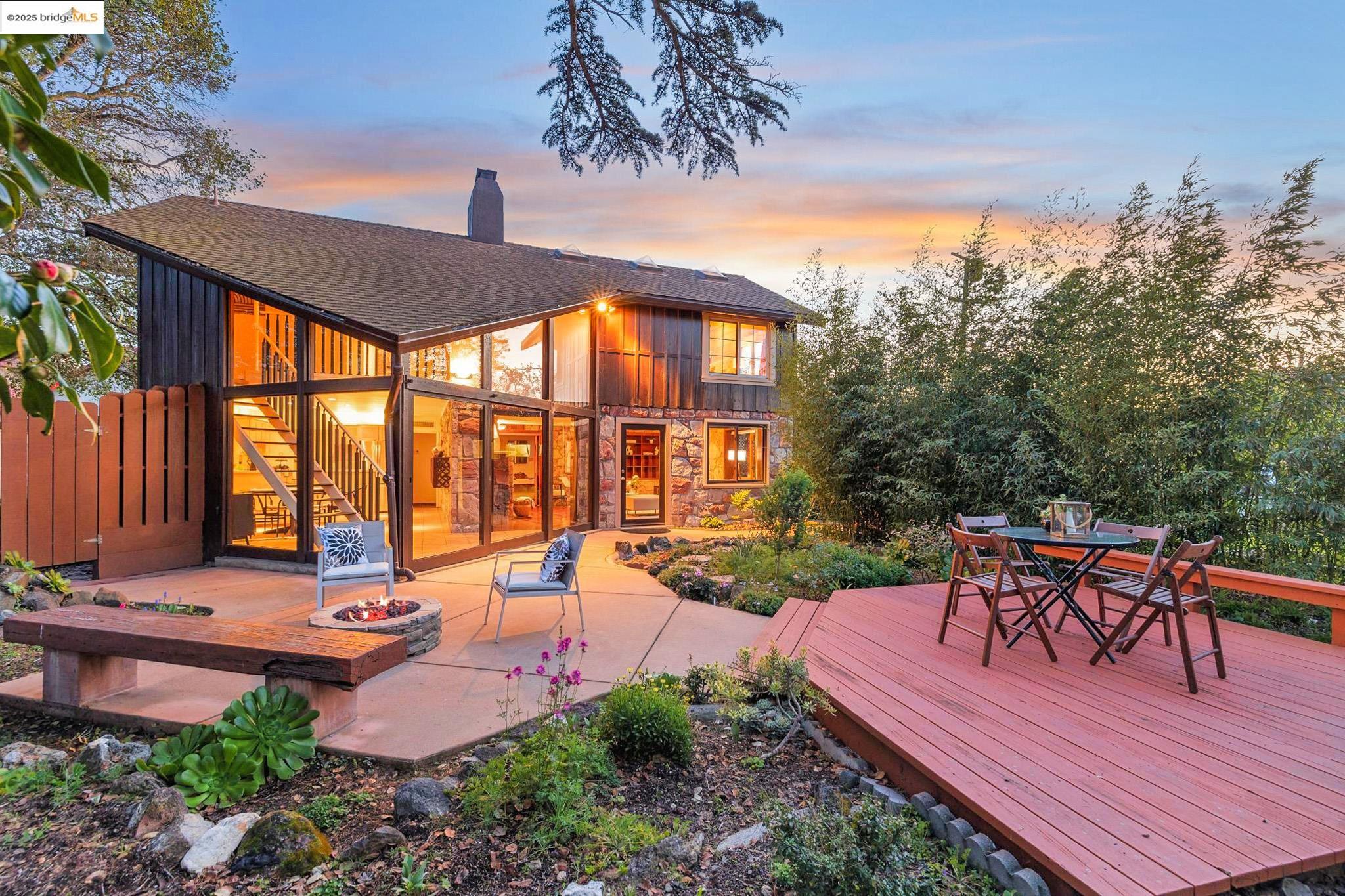 Detail Gallery Image 1 of 1 For 540 24th St, Richmond,  CA 94804 - 3 Beds | 2/1 Baths