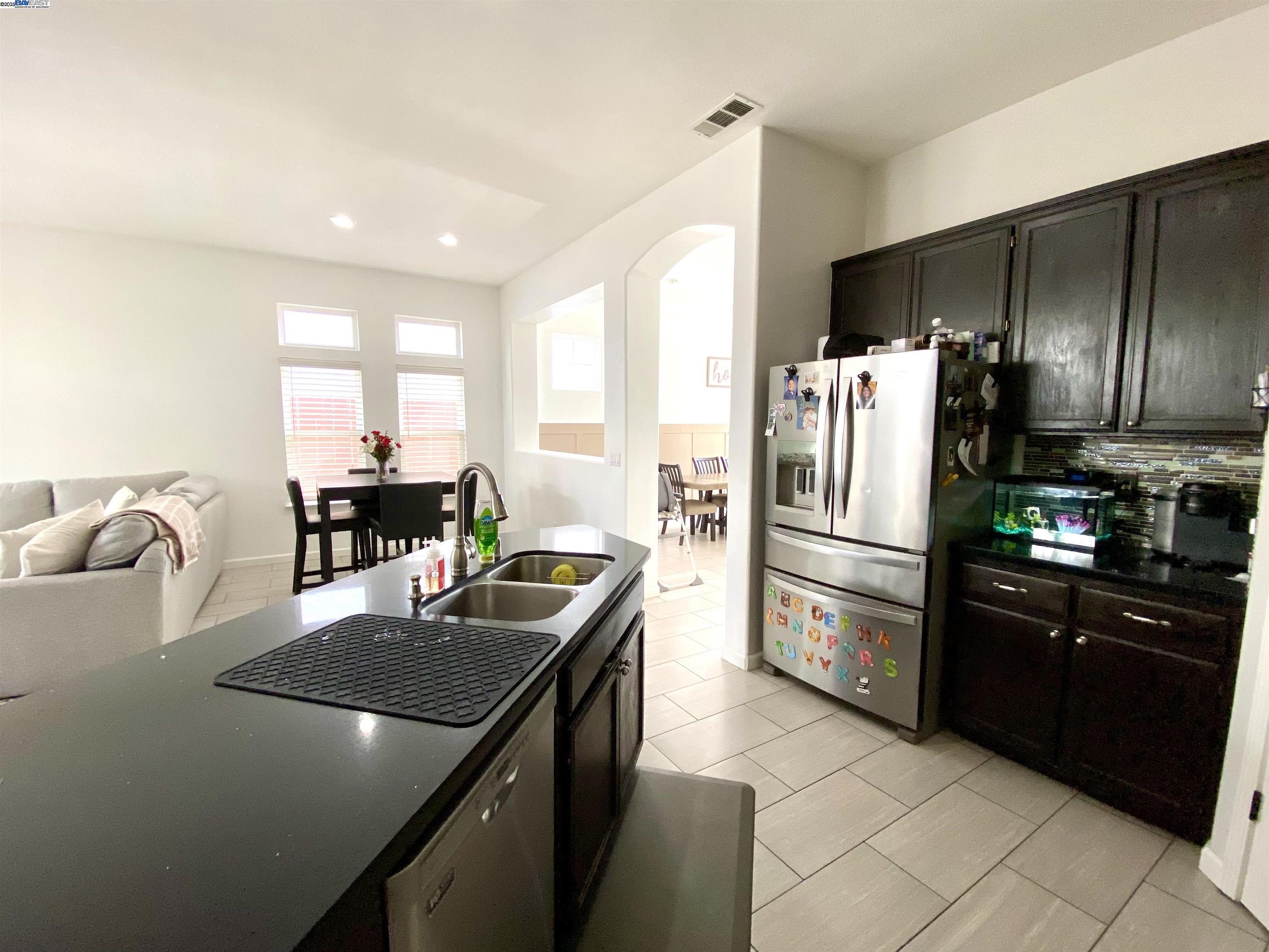 Detail Gallery Image 6 of 17 For 963 Grafton St, Manteca,  CA 95337 - 4 Beds | 2 Baths