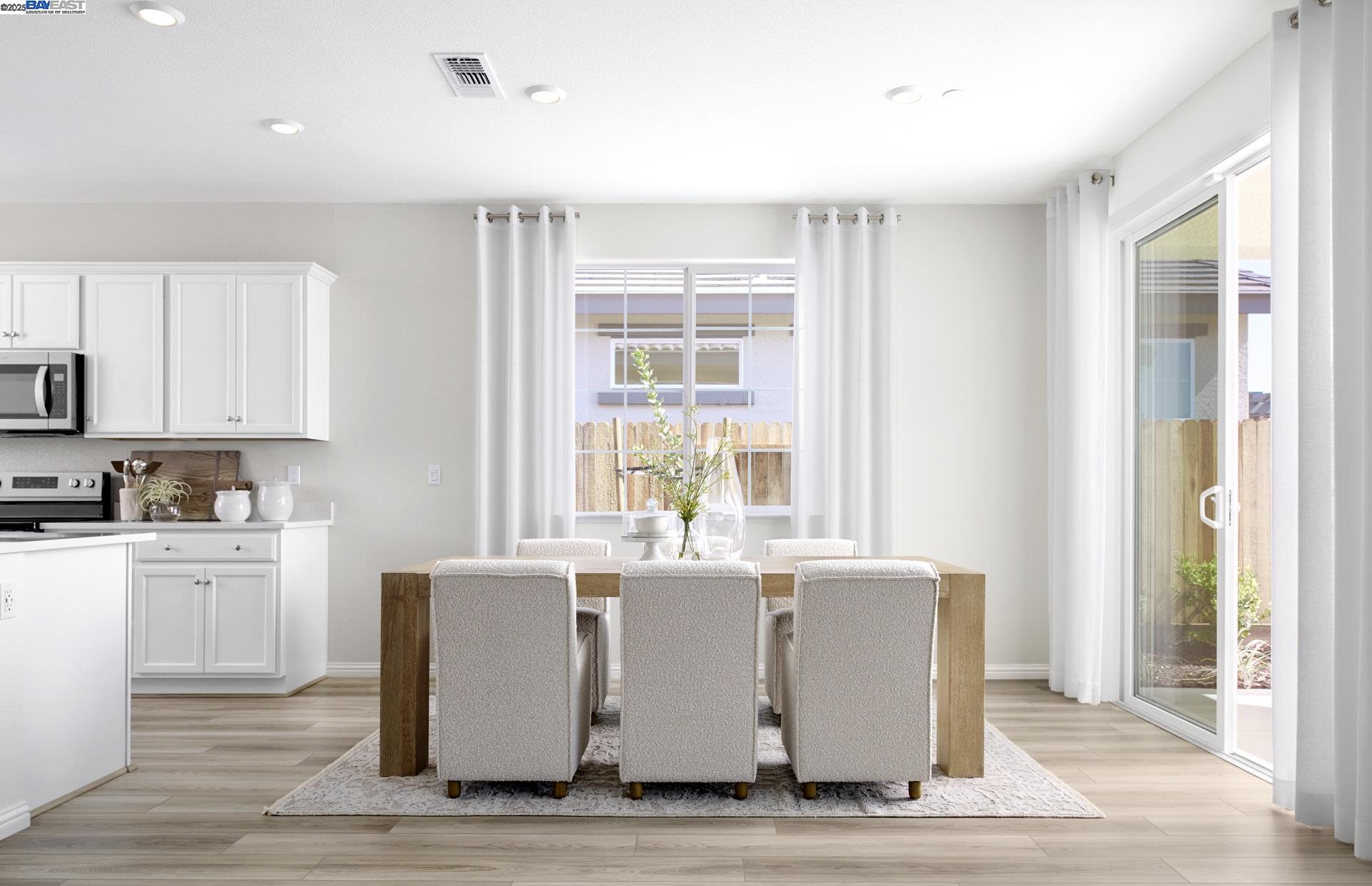 Detail Gallery Image 5 of 11 For Grimstead Street, Manteca,  CA 95337 - 3 Beds | 2 Baths