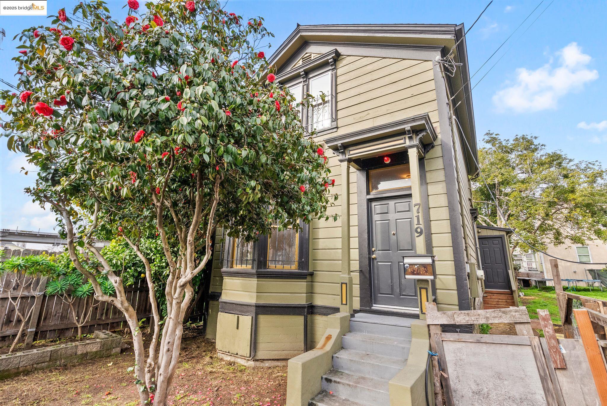 Thumbnail for 719 Chester St, Oakland, CA 94607