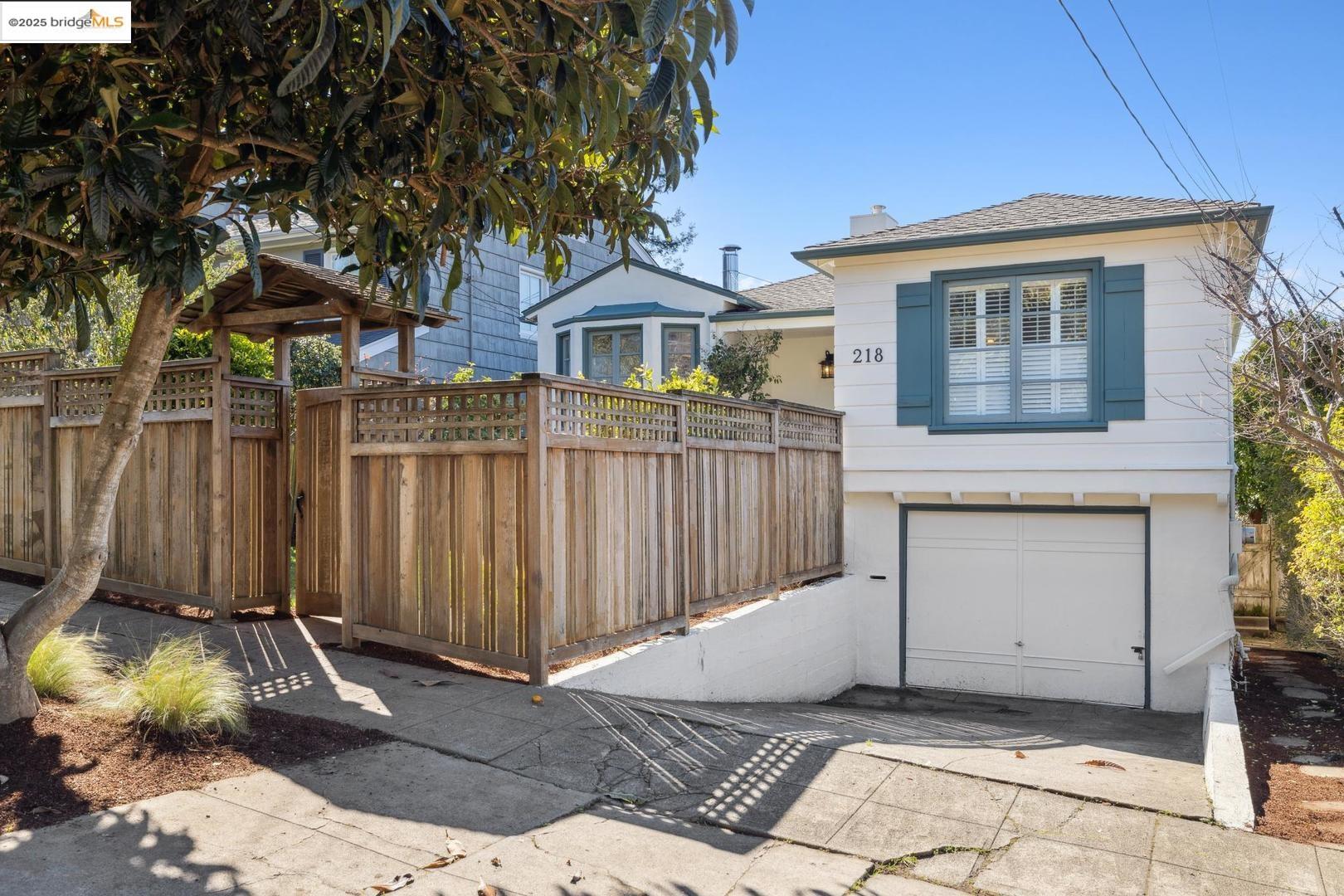 Detail Gallery Image 1 of 1 For 218 Purdue Ave, Kensington,  CA 94708 - 2 Beds | 1/1 Baths