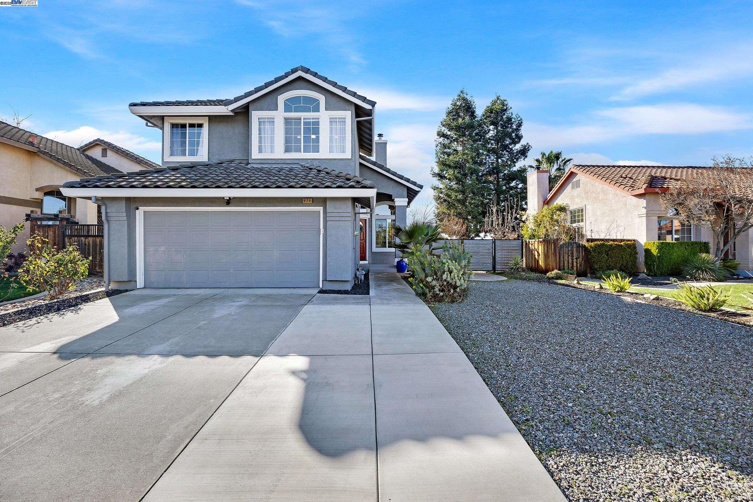 Detail Gallery Image 1 of 1 For 979 Hollice Ln, Livermore,  CA 94550 - 3 Beds | 2/1 Baths