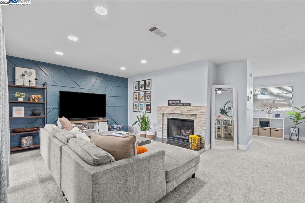 Detail Gallery Image 2 of 32 For 1657 W Swain Road, Stockton,  CA 95207 - 2 Beds | 2 Baths