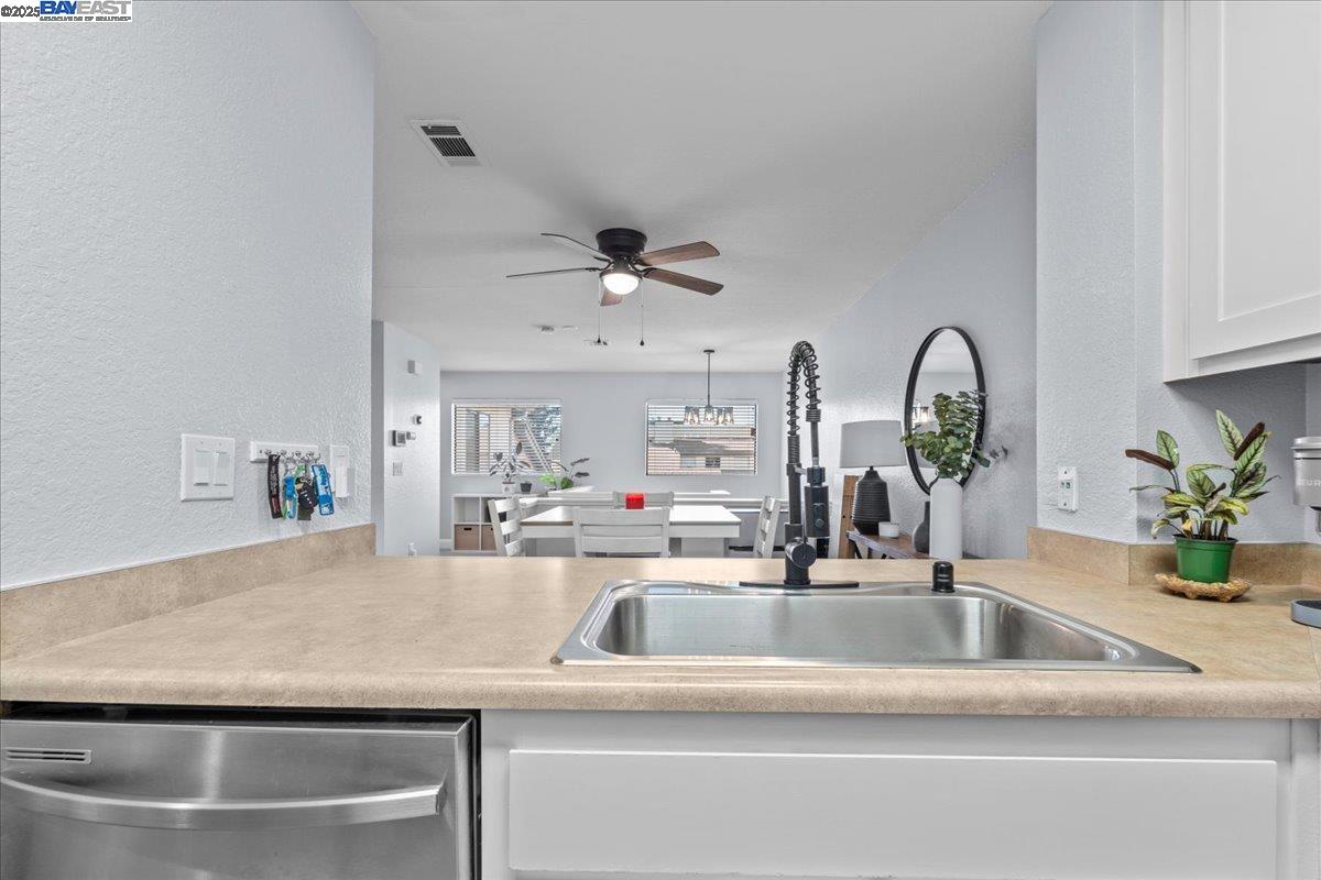 Detail Gallery Image 17 of 32 For 1657 W Swain Road, Stockton,  CA 95207 - 2 Beds | 2 Baths