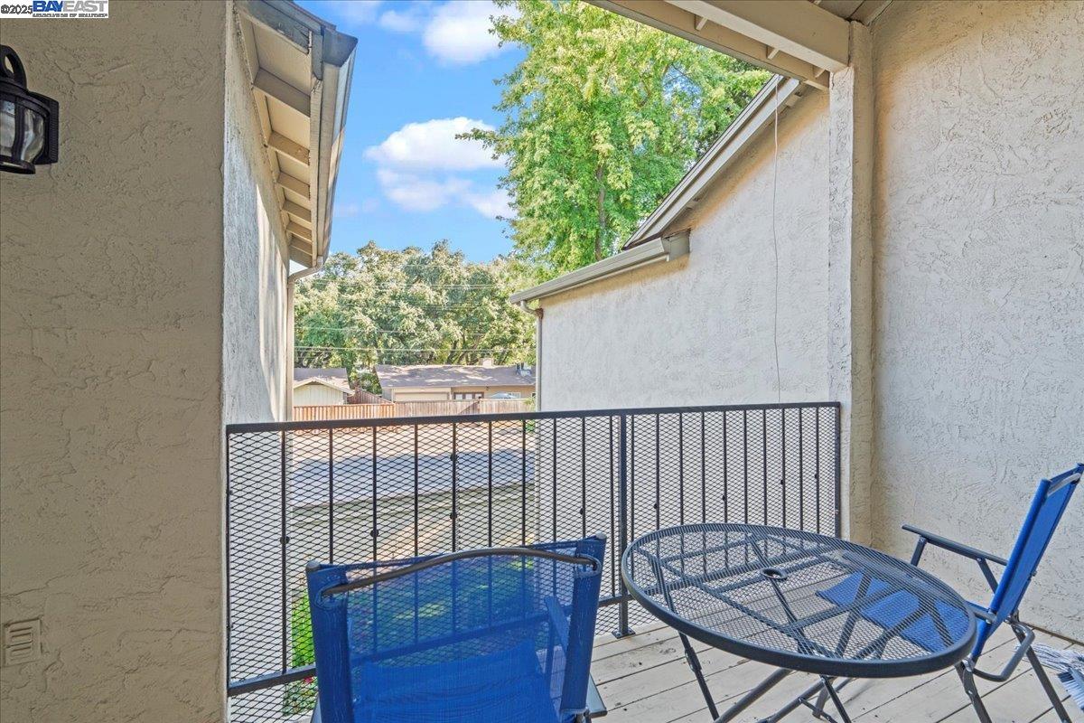 Detail Gallery Image 5 of 32 For 1657 W Swain Road, Stockton,  CA 95207 - 2 Beds | 2 Baths
