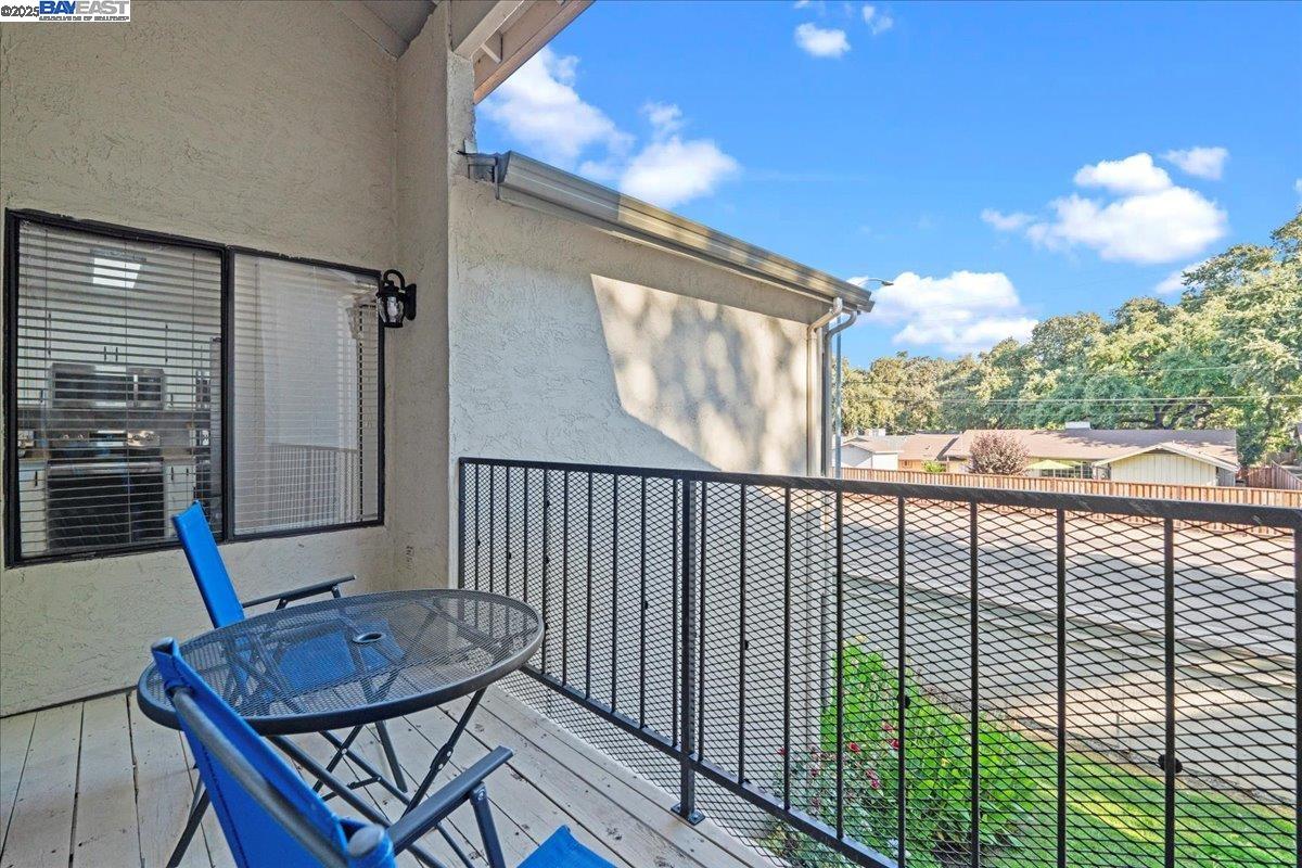 Detail Gallery Image 6 of 32 For 1657 W Swain Road, Stockton,  CA 95207 - 2 Beds | 2 Baths