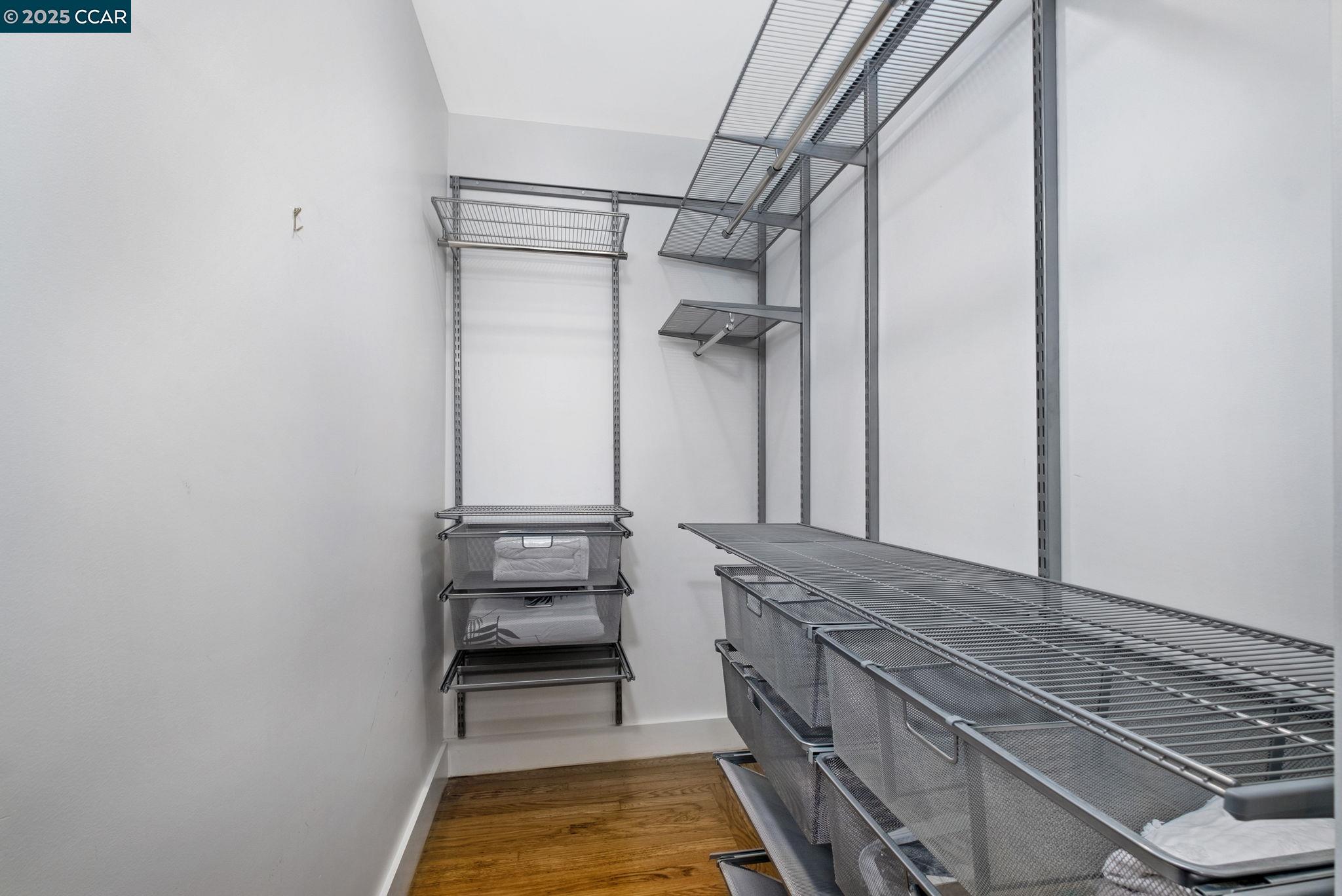 Detail Gallery Image 17 of 25 For 4145 Emerald St, Oakland,  CA 94609 - 2 Beds | 2/1 Baths