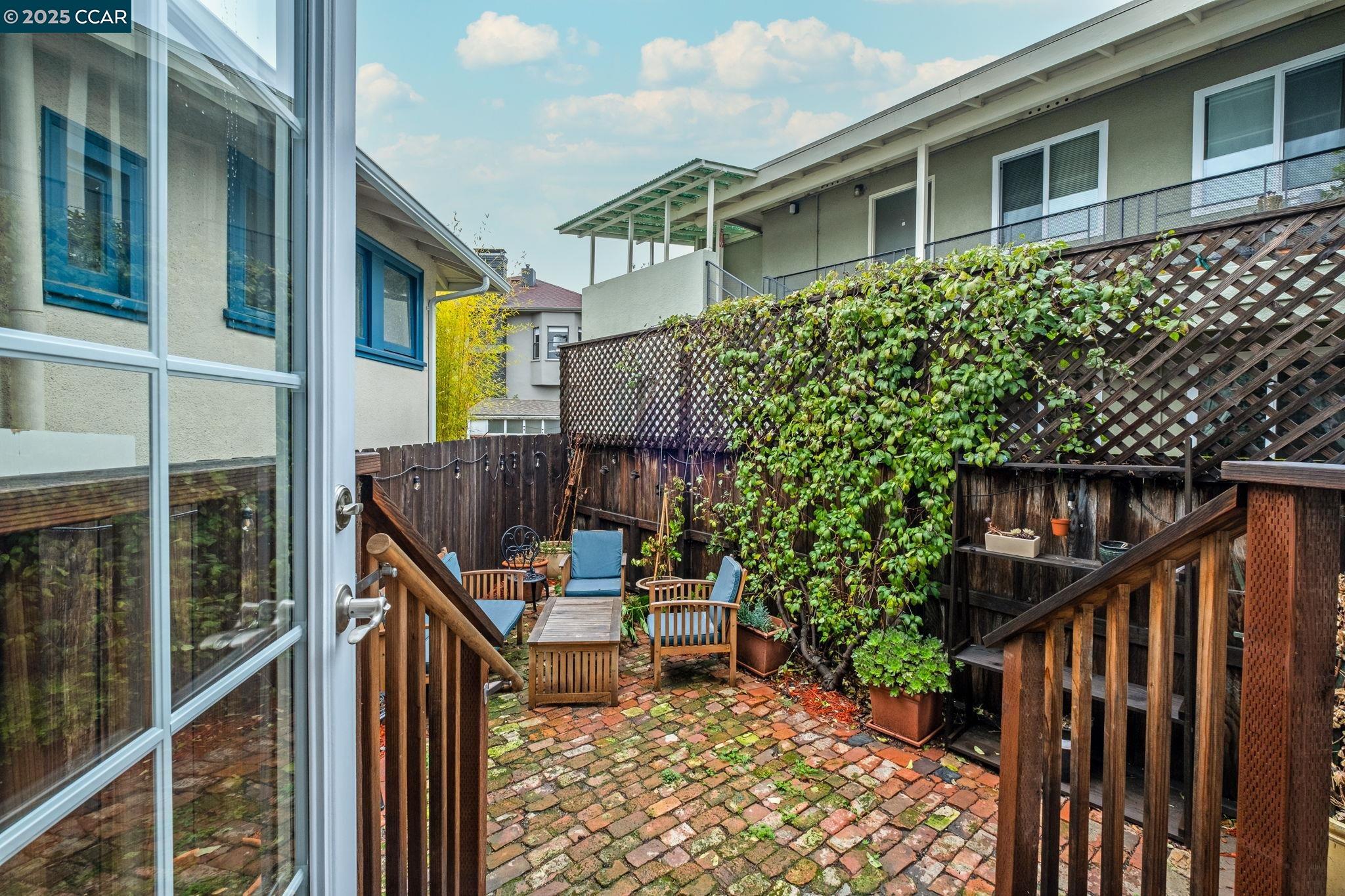 Detail Gallery Image 24 of 25 For 4145 Emerald St, Oakland,  CA 94609 - 2 Beds | 2/1 Baths