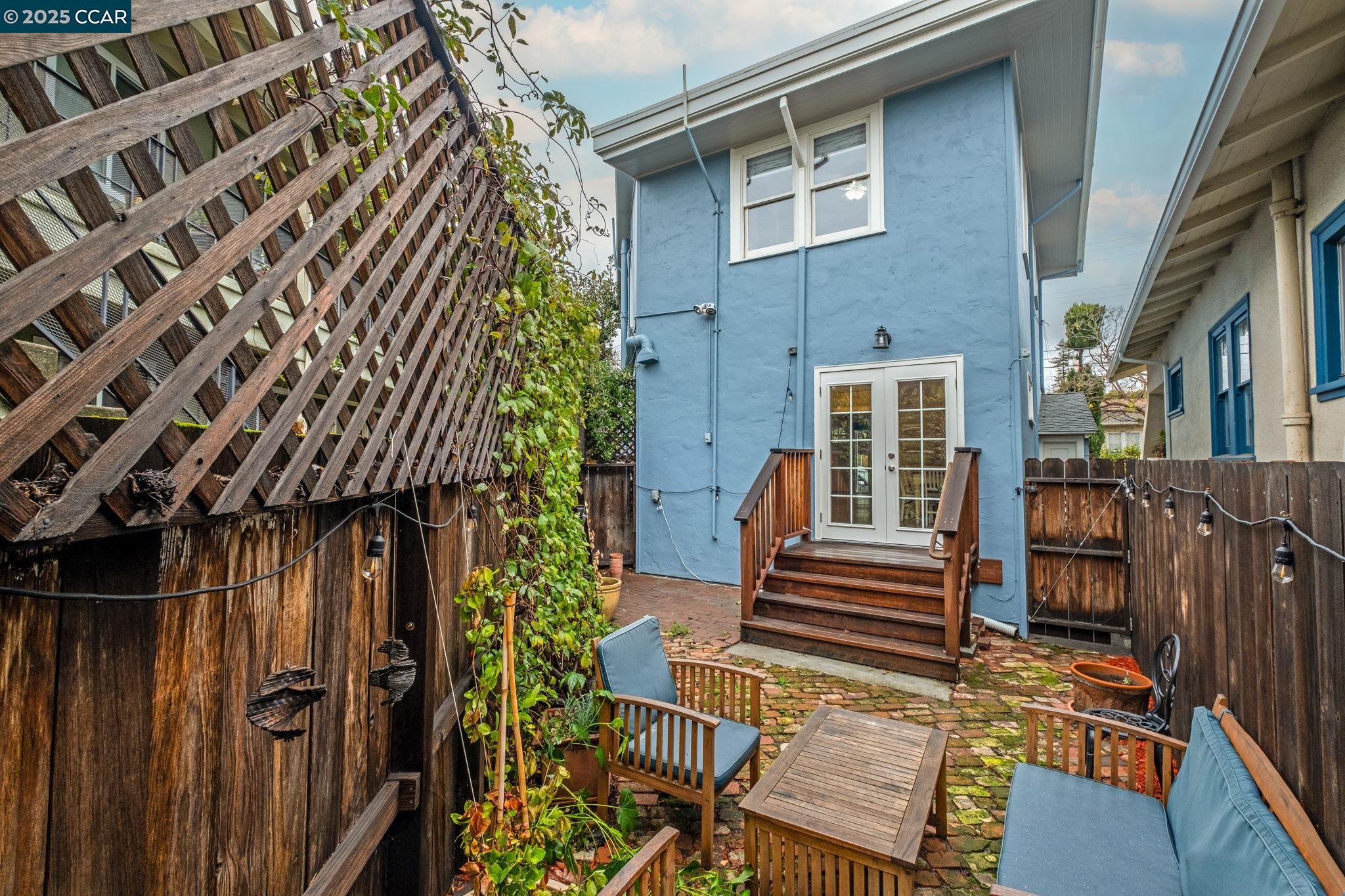 Detail Gallery Image 25 of 25 For 4145 Emerald St, Oakland,  CA 94609 - 2 Beds | 2/1 Baths