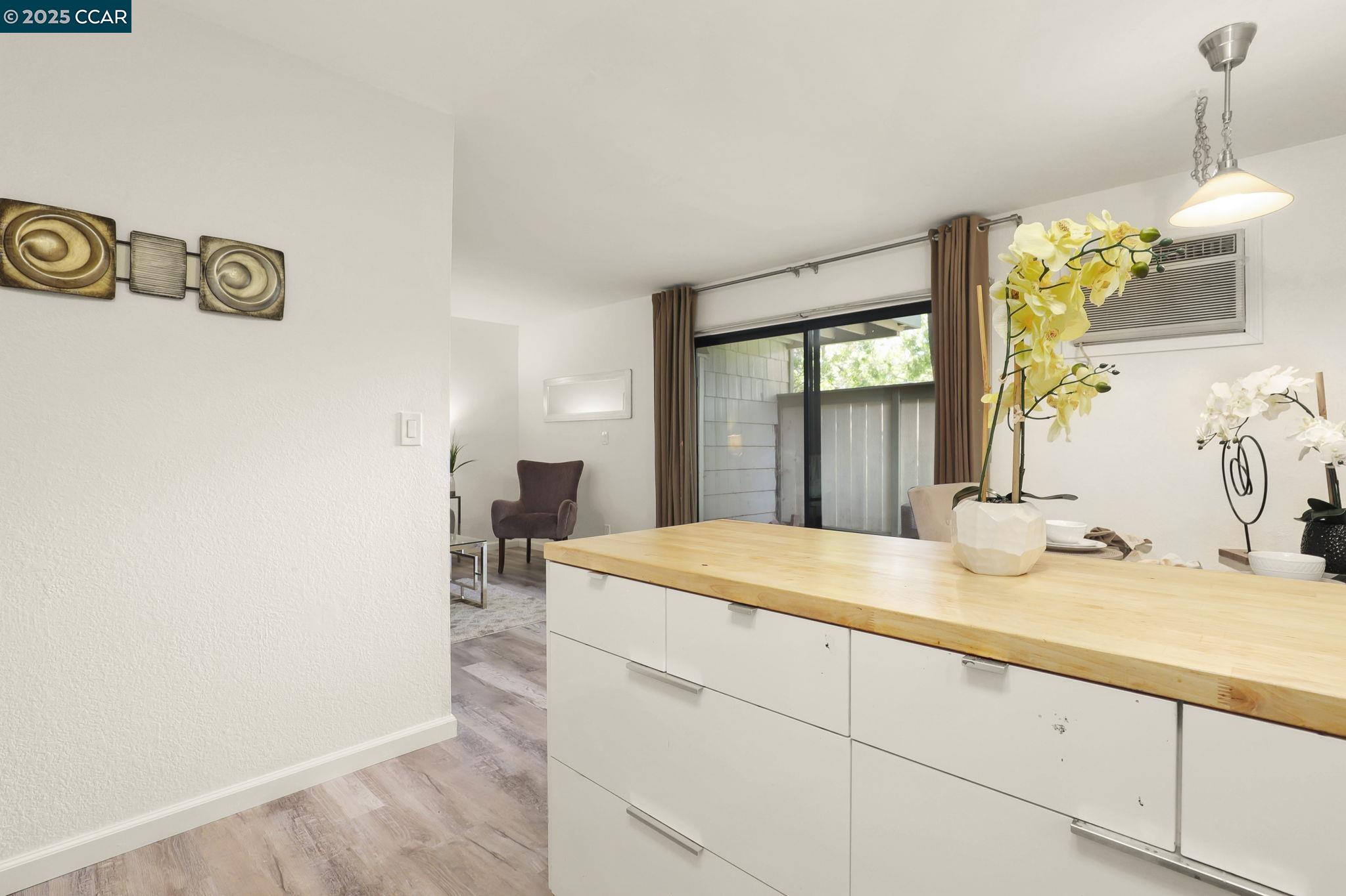 Detail Gallery Image 11 of 20 For 2890 Treat Blvd #41,  Concord,  CA 94518 - 1 Beds | 1 Baths