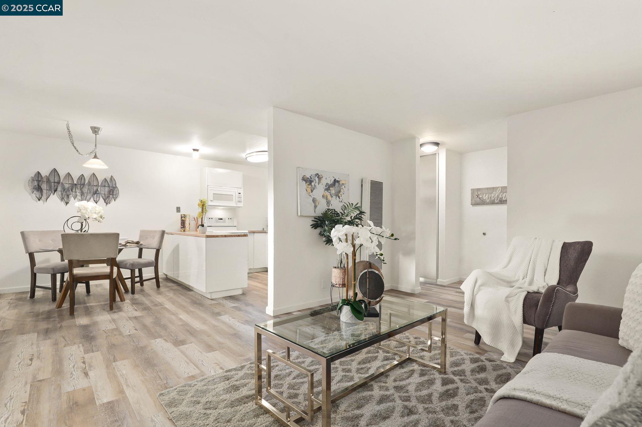 Detail Gallery Image 5 of 20 For 2890 Treat Blvd #41,  Concord,  CA 94518 - 1 Beds | 1 Baths