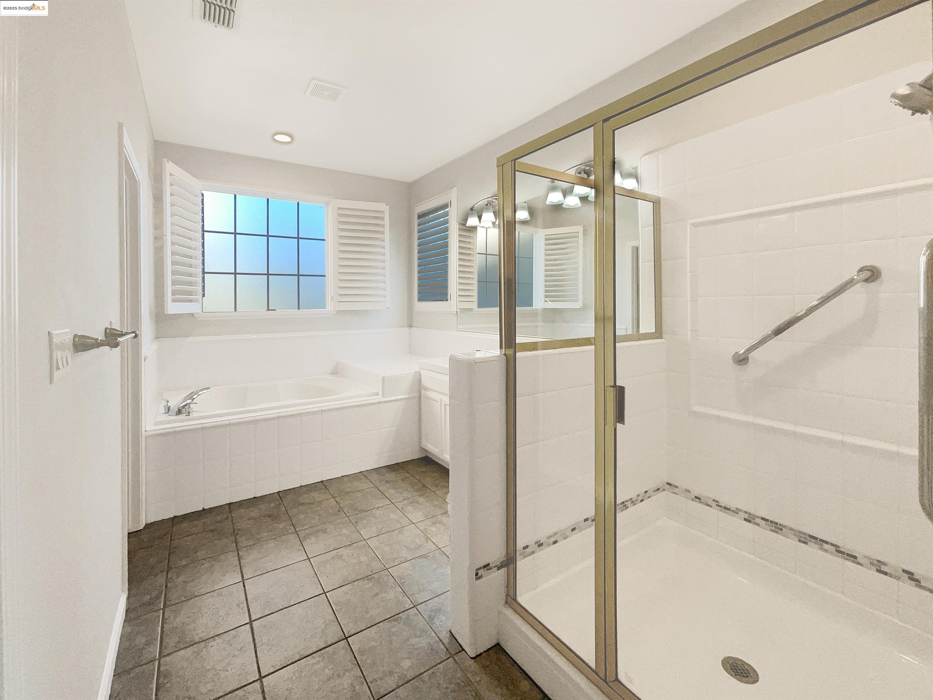 Detail Gallery Image 5 of 28 For 51 Village Square Pl, Pleasant Hill,  CA 94523 - 3 Beds | 3/1 Baths