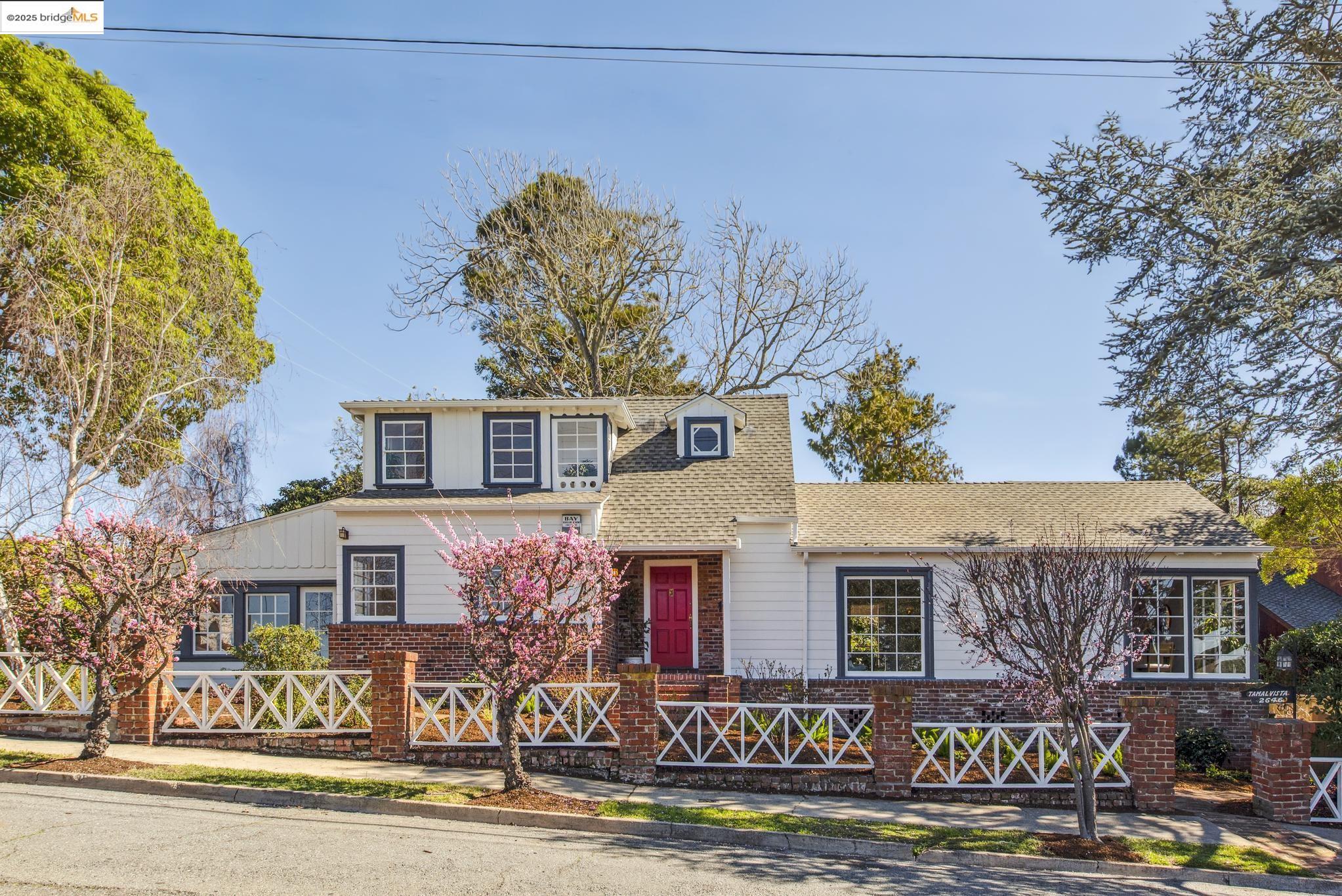 Detail Gallery Image 1 of 1 For 2646 Mira Vista Dr, El Cerrito,  CA 94530 - 3 Beds | 2/1 Baths