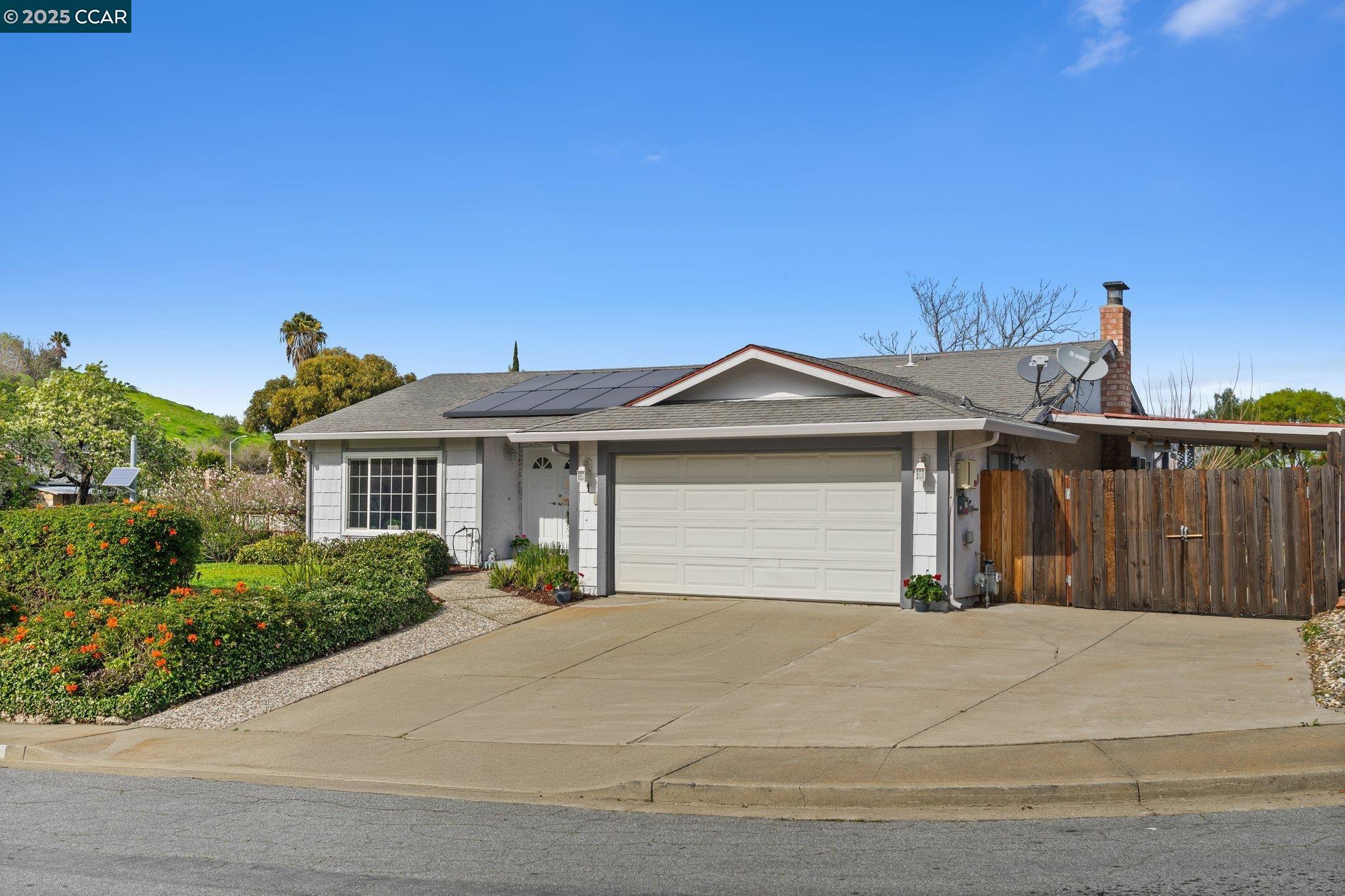 Detail Gallery Image 1 of 1 For 1 Kingston Pl, Pittsburg,  CA 94565 - 3 Beds | 2 Baths