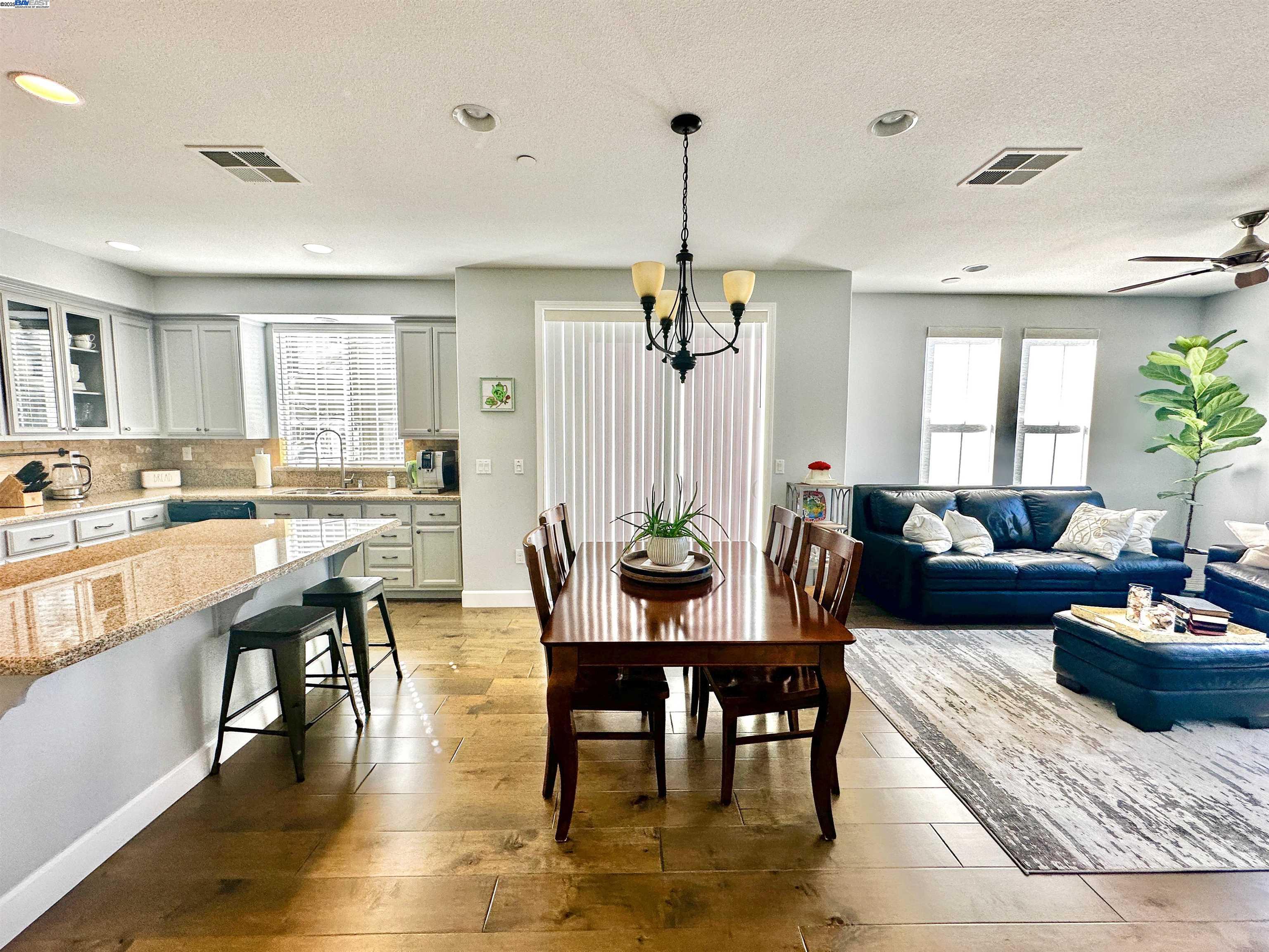 Photo #6: 41087407 Listing 