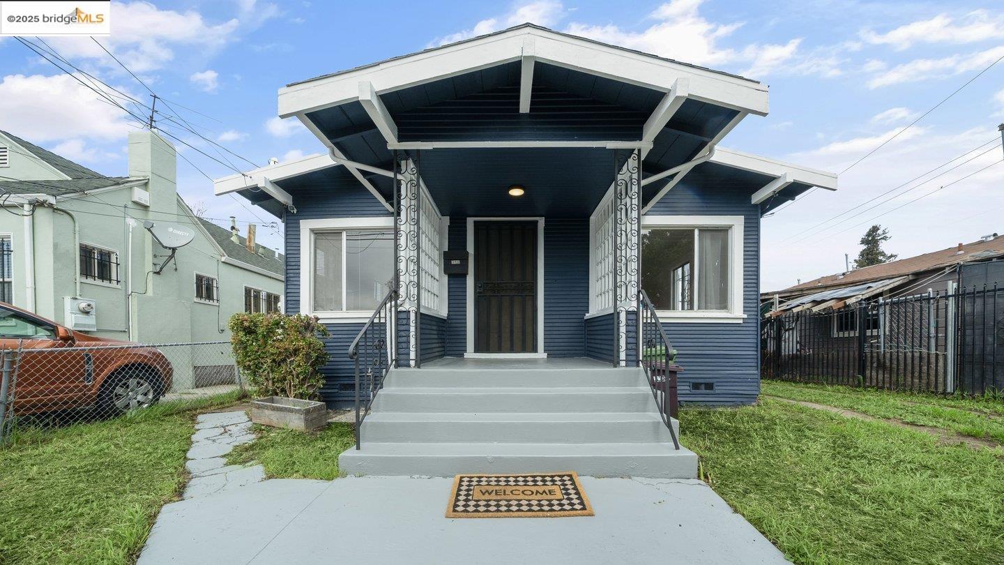 Detail Gallery Image 1 of 1 For 1511 102nd Avenue, Oakland,  CA 95603 - 2 Beds | 1 Baths