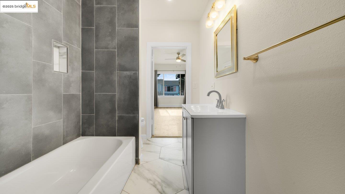 1511 102nd Avenue, Oakland, California 95603, 3 Bedrooms Bedrooms, 5 Rooms Rooms,1 BathroomBathrooms,Residential,For Sale,1511 102nd Avenue,41087413