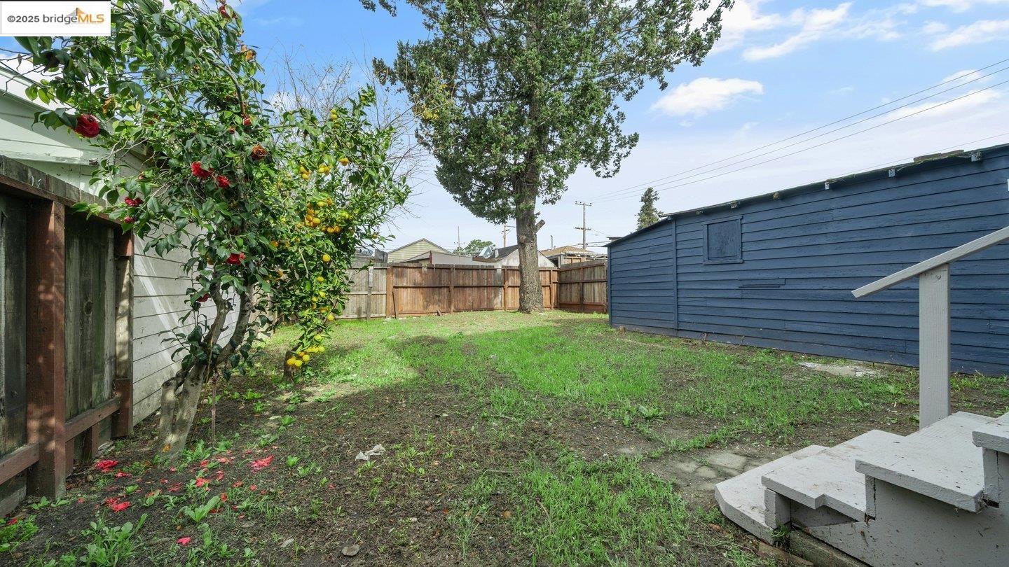 1511 102nd Avenue, Oakland, California 95603, 3 Bedrooms Bedrooms, 5 Rooms Rooms,1 BathroomBathrooms,Residential,For Sale,1511 102nd Avenue,41087413
