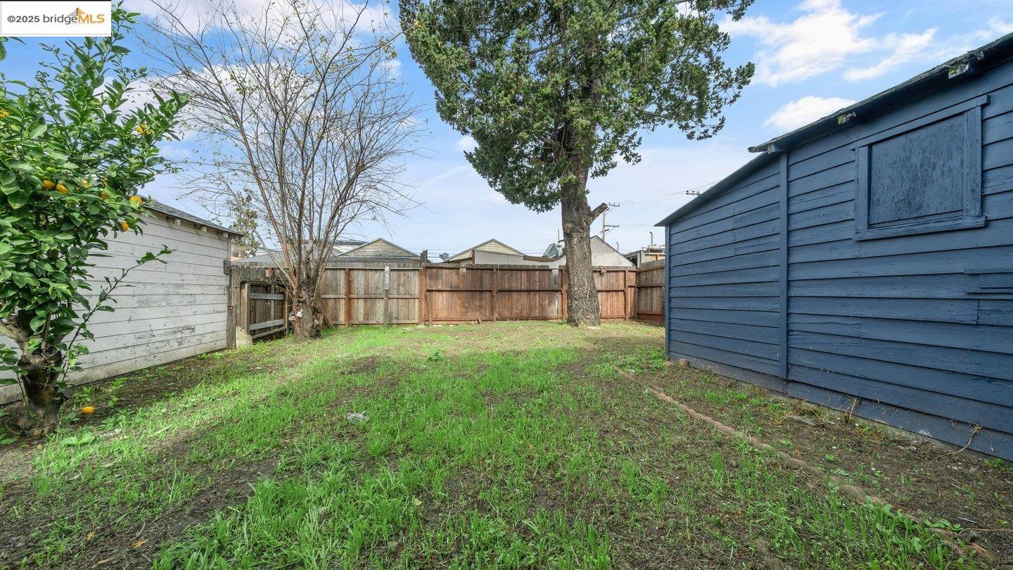 1511 102nd Avenue, Oakland, California 95603, 3 Bedrooms Bedrooms, 5 Rooms Rooms,1 BathroomBathrooms,Residential,For Sale,1511 102nd Avenue,41087413