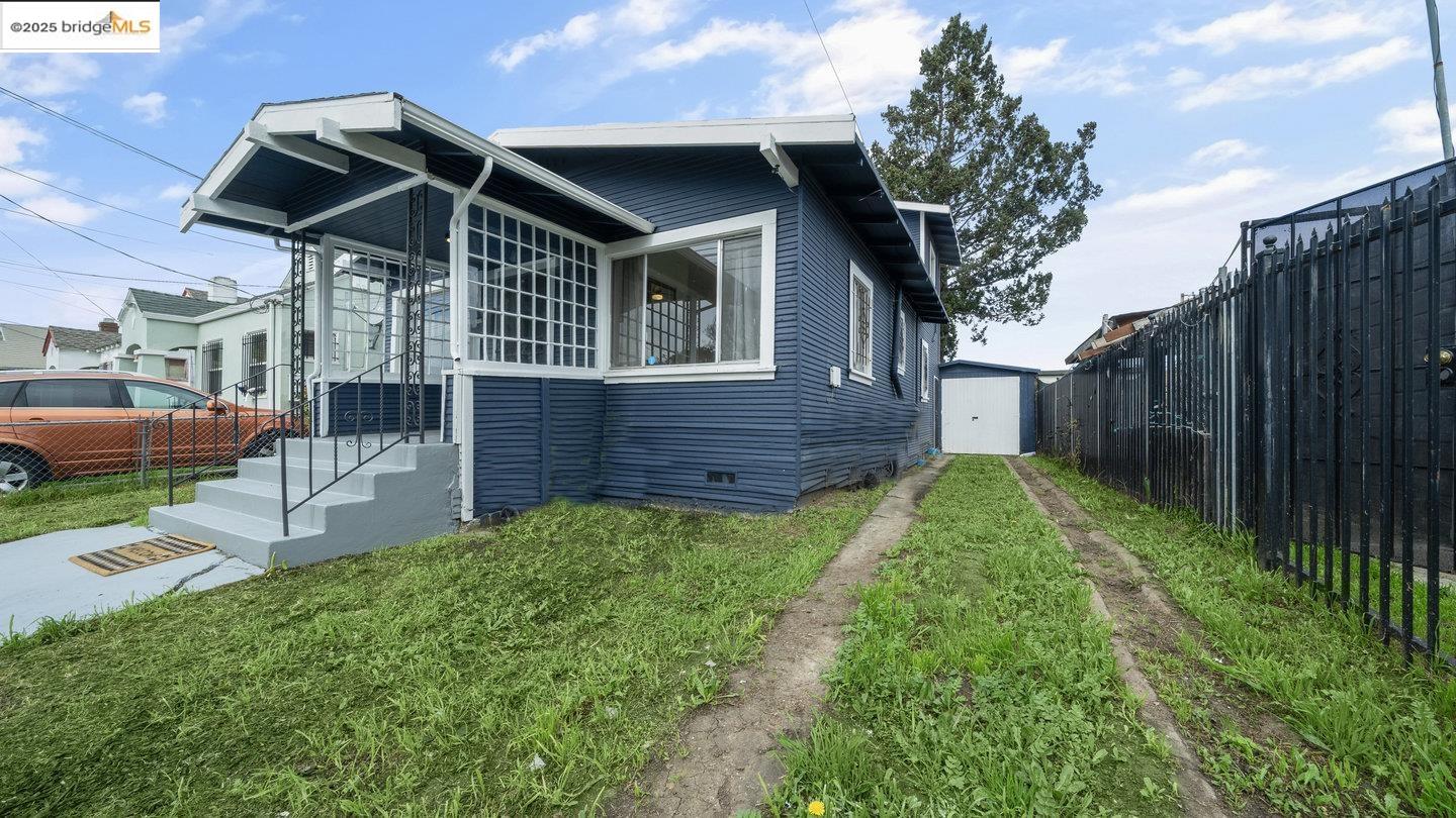 1511 102nd Avenue, Oakland, California 95603, 3 Bedrooms Bedrooms, 5 Rooms Rooms,1 BathroomBathrooms,Residential,For Sale,1511 102nd Avenue,41087413
