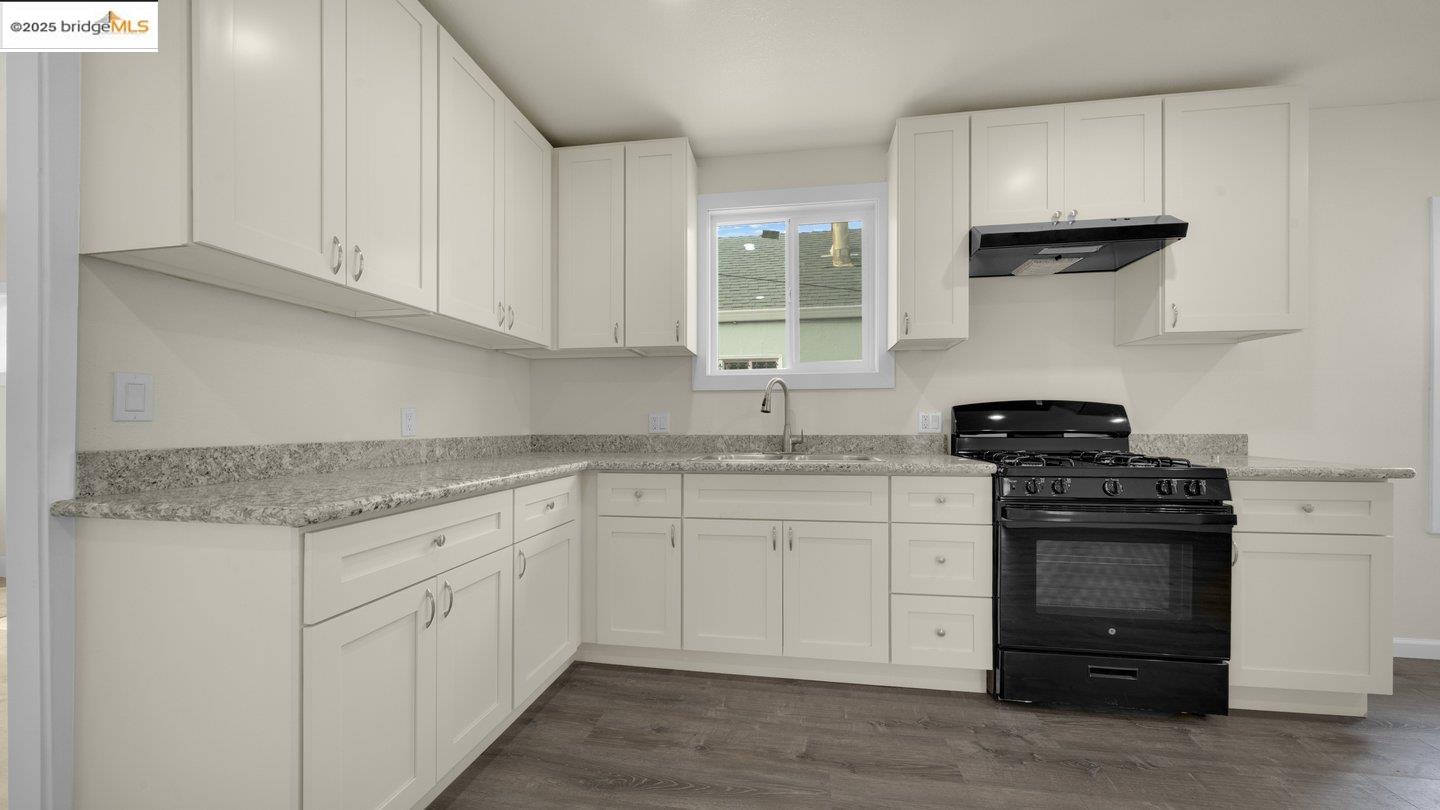 1511 102nd Avenue, Oakland, California 95603, 3 Bedrooms Bedrooms, 5 Rooms Rooms,1 BathroomBathrooms,Residential,For Sale,1511 102nd Avenue,41087413