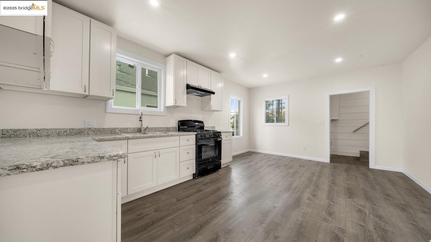 1511 102nd Avenue, Oakland, California 95603, 3 Bedrooms Bedrooms, 5 Rooms Rooms,1 BathroomBathrooms,Residential,For Sale,1511 102nd Avenue,41087413