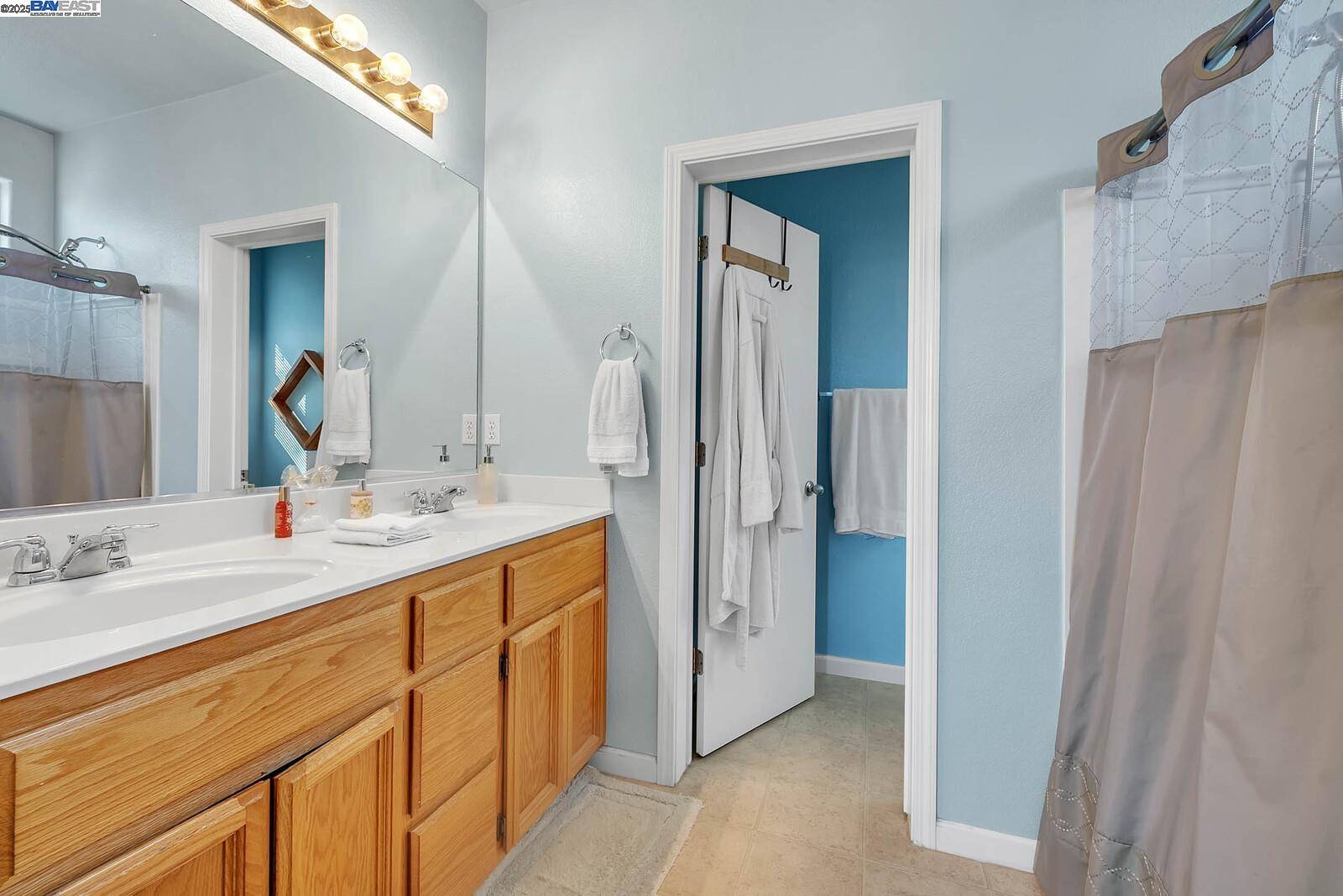 Detail Gallery Image 15 of 25 For 4104 Crumley Way, Antelope,  CA 95843 - 3 Beds | 2/1 Baths