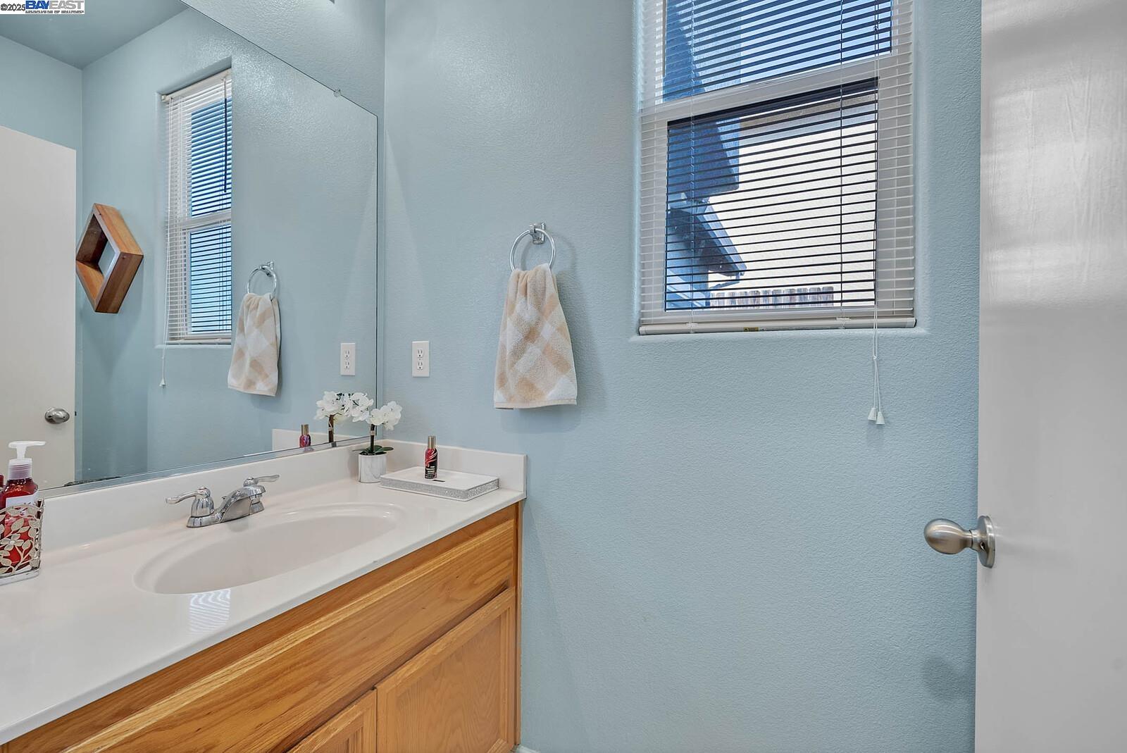 Detail Gallery Image 10 of 25 For 4104 Crumley Way, Antelope,  CA 95843 - 3 Beds | 2/1 Baths