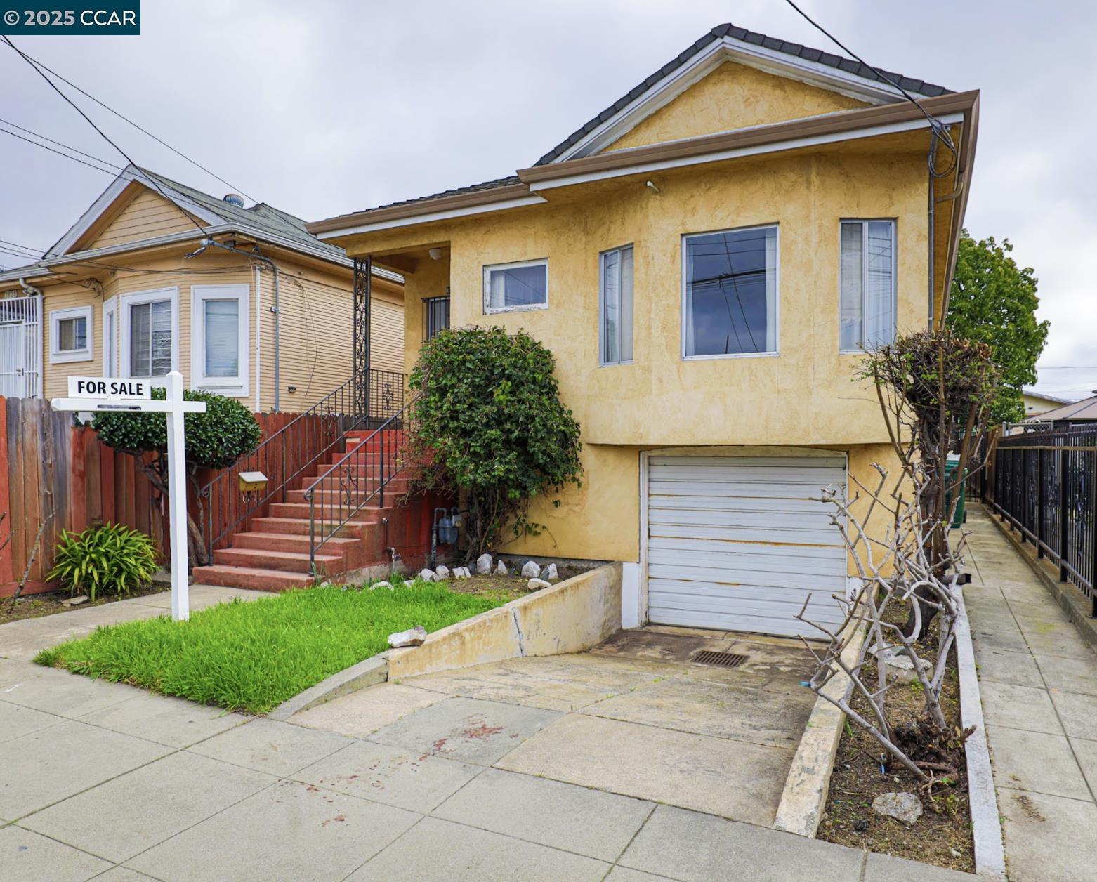 1824 40Th Ave, Oakland, California 94601, 3 Bedrooms Bedrooms, 6 Rooms Rooms,1 BathroomBathrooms,Residential,For Sale,1824 40Th Ave,41087437