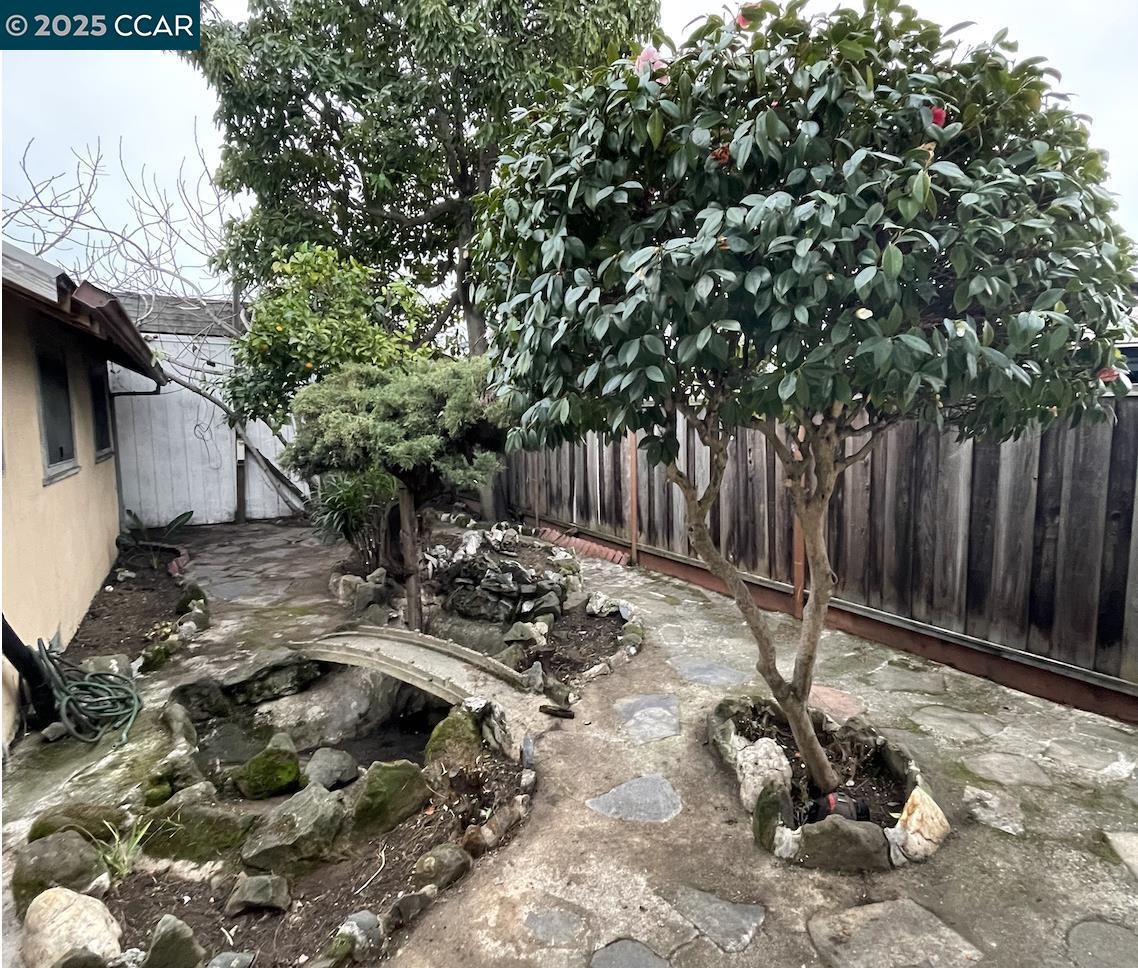 1824 40Th Ave, Oakland, California 94601, 3 Bedrooms Bedrooms, 6 Rooms Rooms,1 BathroomBathrooms,Residential,For Sale,1824 40Th Ave,41087437