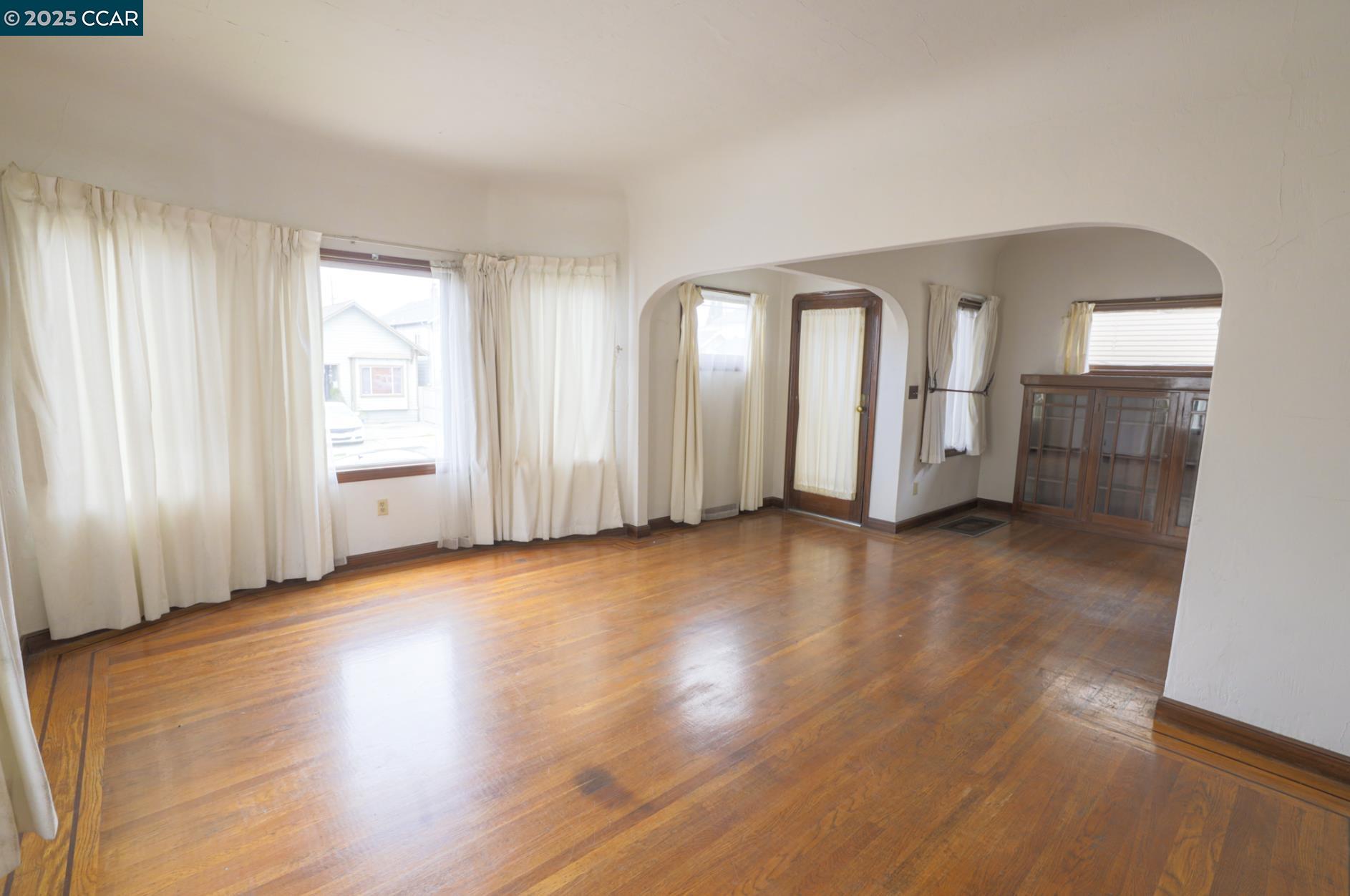 1824 40Th Ave, Oakland, California 94601, 3 Bedrooms Bedrooms, 6 Rooms Rooms,1 BathroomBathrooms,Residential,For Sale,1824 40Th Ave,41087437