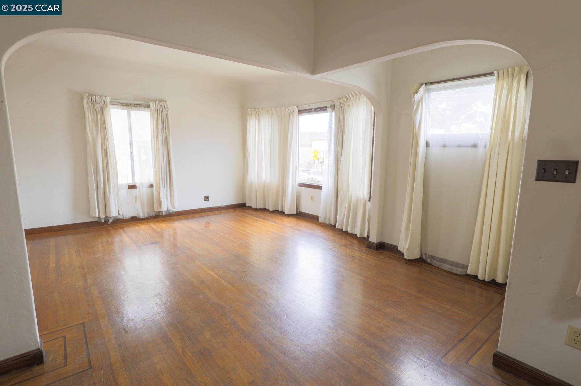 1824 40Th Ave, Oakland, California 94601, 3 Bedrooms Bedrooms, 6 Rooms Rooms,1 BathroomBathrooms,Residential,For Sale,1824 40Th Ave,41087437