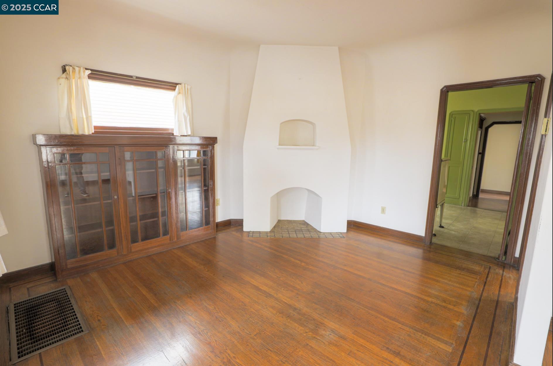 1824 40Th Ave, Oakland, California 94601, 3 Bedrooms Bedrooms, 6 Rooms Rooms,1 BathroomBathrooms,Residential,For Sale,1824 40Th Ave,41087437