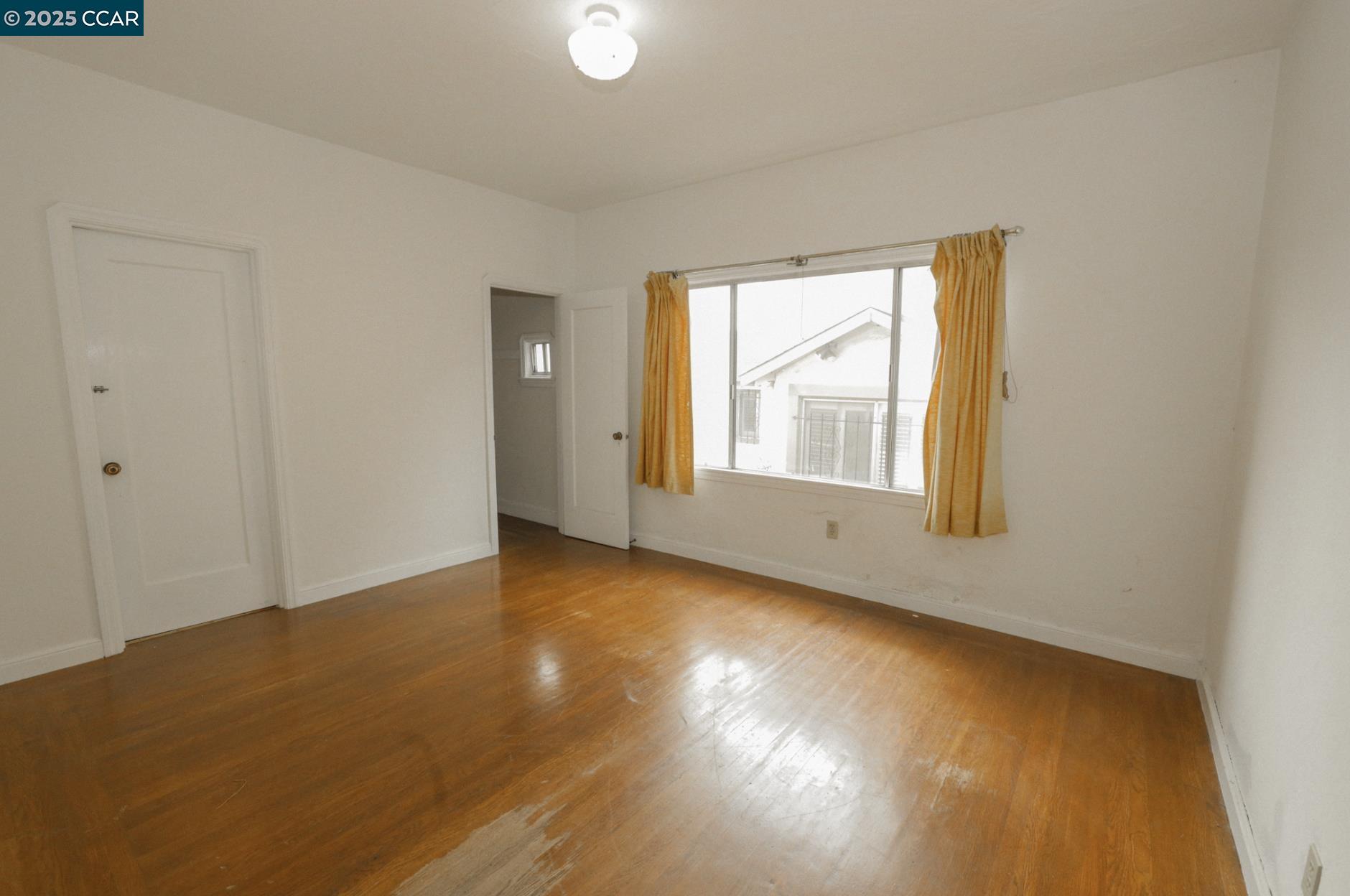 1824 40Th Ave, Oakland, California 94601, 3 Bedrooms Bedrooms, 6 Rooms Rooms,1 BathroomBathrooms,Residential,For Sale,1824 40Th Ave,41087437