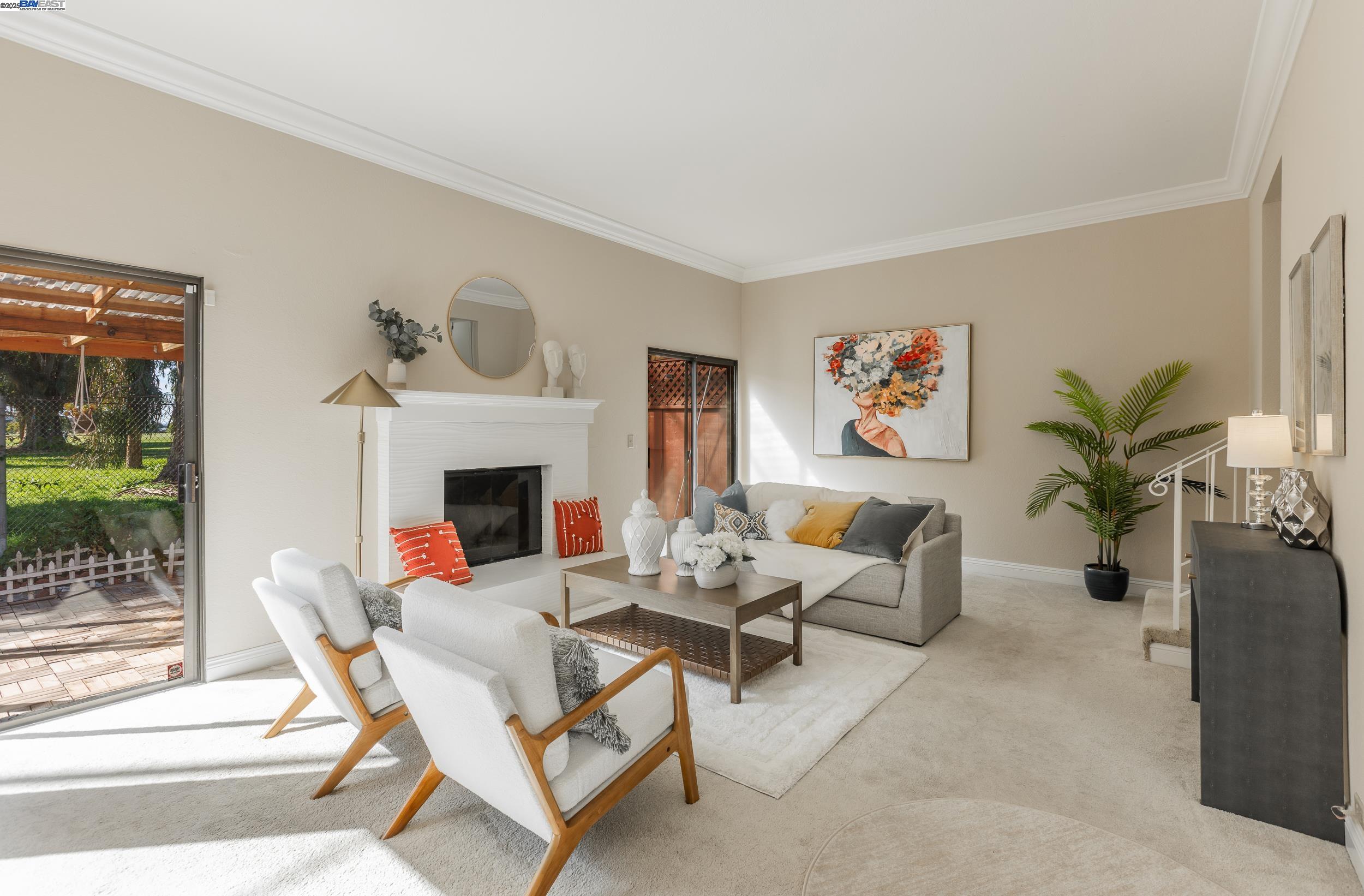 Detail Gallery Image 1 of 1 For 13479 Aurora Dr #5,  San Leandro,  CA 94577 - 3 Beds | 2/1 Baths
