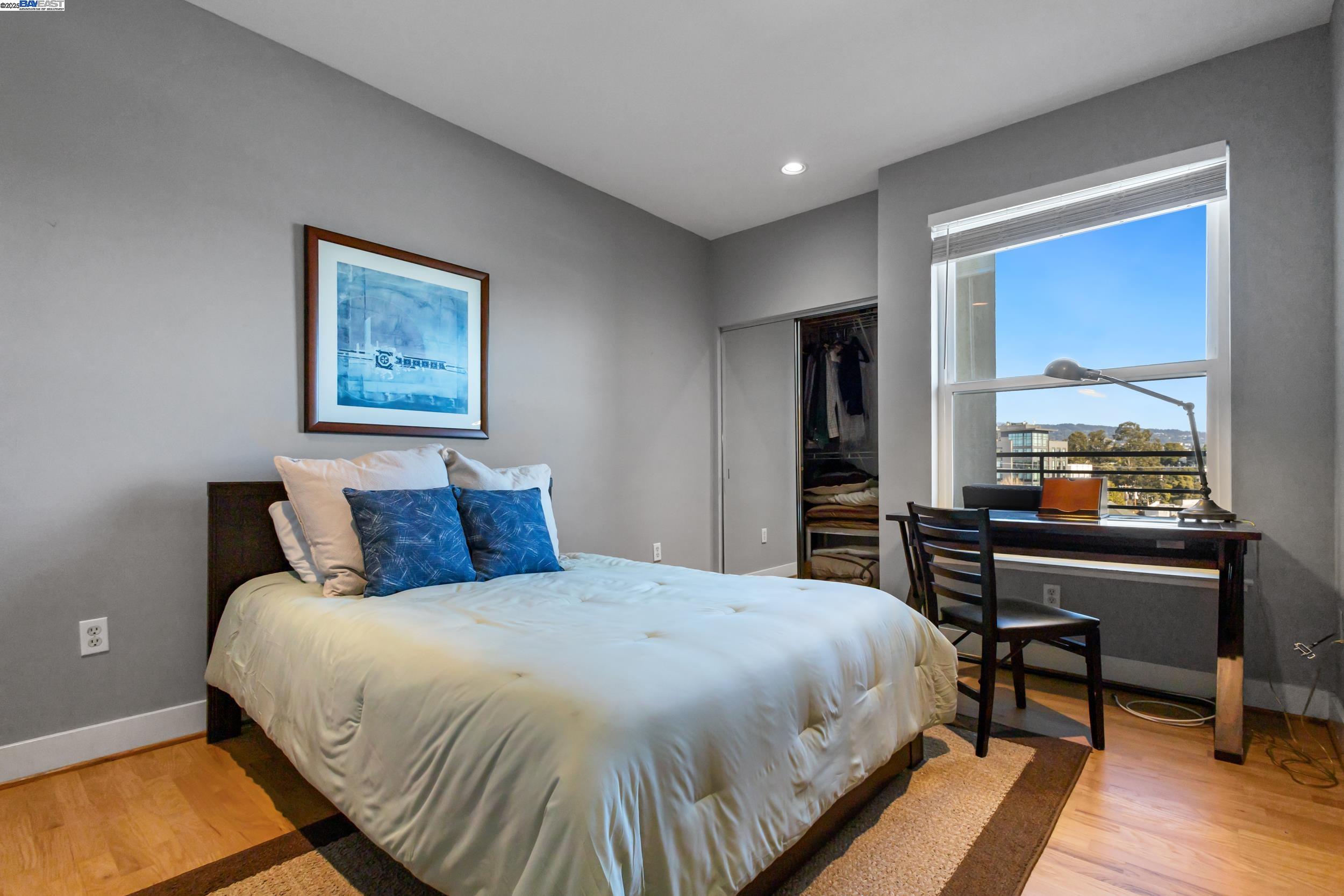 371 30Th St # 301, Oakland, California 94609, 1 Bedroom Bedrooms, 3 Rooms Rooms,1 BathroomBathrooms,Residential,For Sale,371 30Th St # 301,41087455