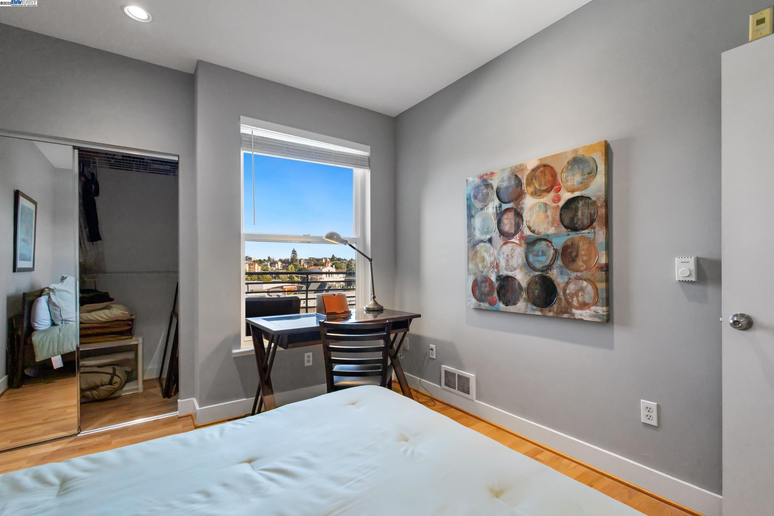 371 30Th St # 301, Oakland, California 94609, 1 Bedroom Bedrooms, 3 Rooms Rooms,1 BathroomBathrooms,Residential,For Sale,371 30Th St # 301,41087455